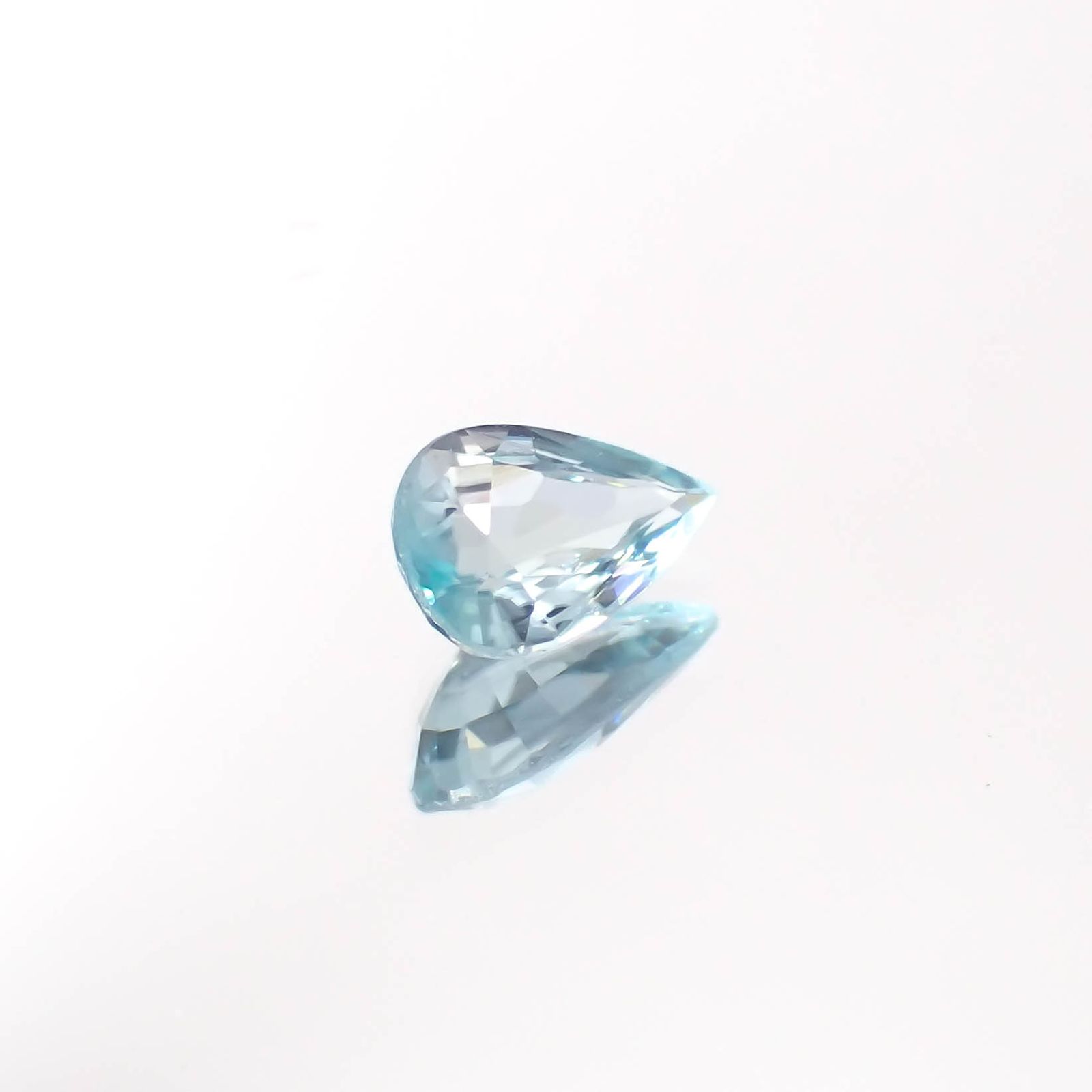 グランディディエライト(宝石名グランディディエライト)マダガスカル産 0.34ct 識別済[230622405]6.2x3.9mm前後