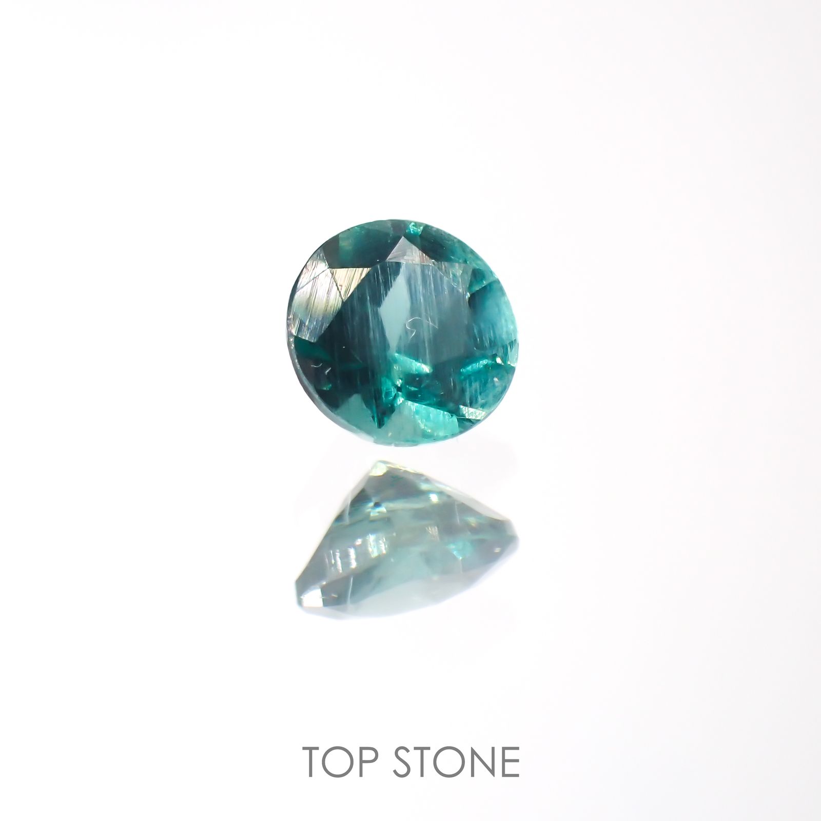 グリーンアパタイト(ノーブルモロキサイト)(宝石名アパタイト) マダガスカル産 0.18ct 識別済[211013529]3.6×3.6mm前後
