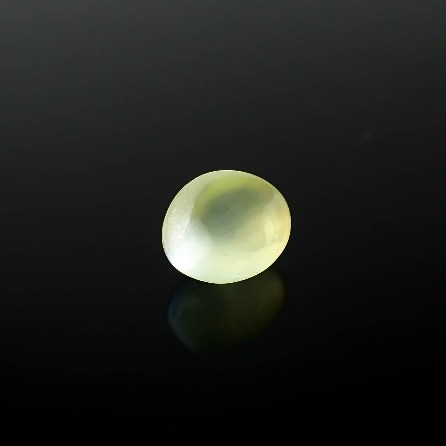 クリソベリルキャッツアイ(宝石名クリソベリル・キャッツアイ)スリランカ産 0.62ct 識別済[231225016]4.9x3.9mm前後