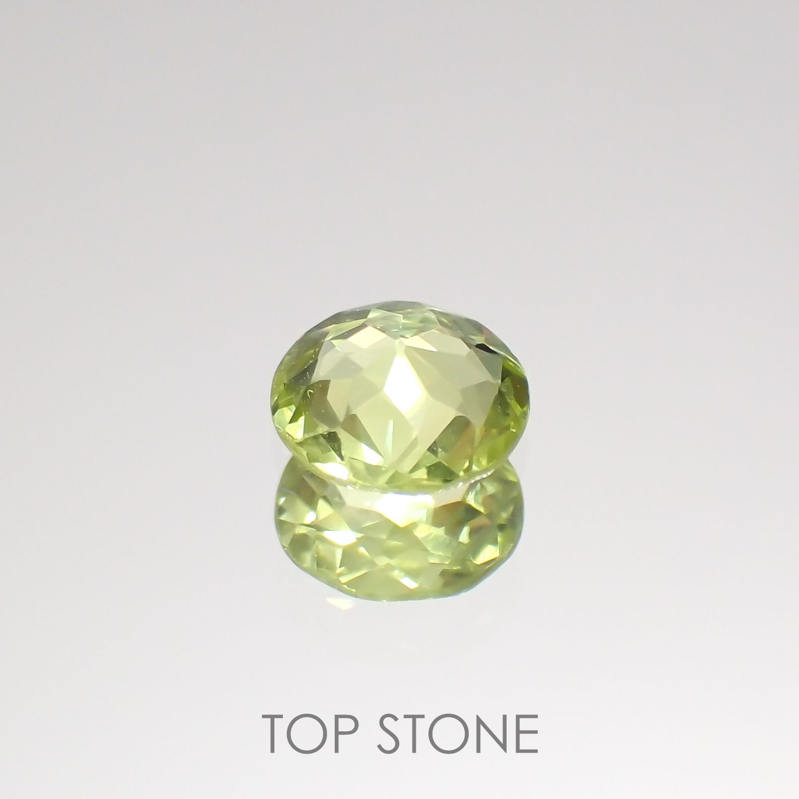 パロットクリソベリル(宝石名クリソベリル)インド産 0.39ct 識別済[220114519]4.9x4.9mm前後