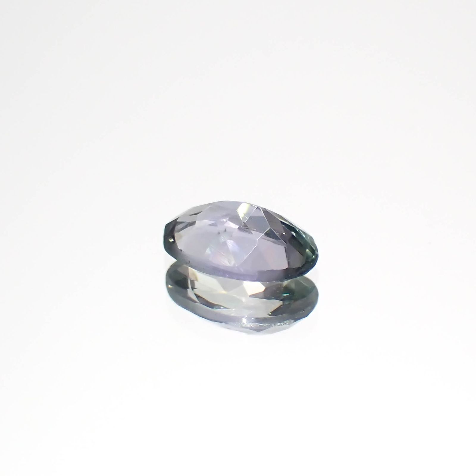 バイカラータンザナイト(宝石名ゾイサイト)タンザニア産 0.57ct 識別済[230421799]6.6x4.4mm前後