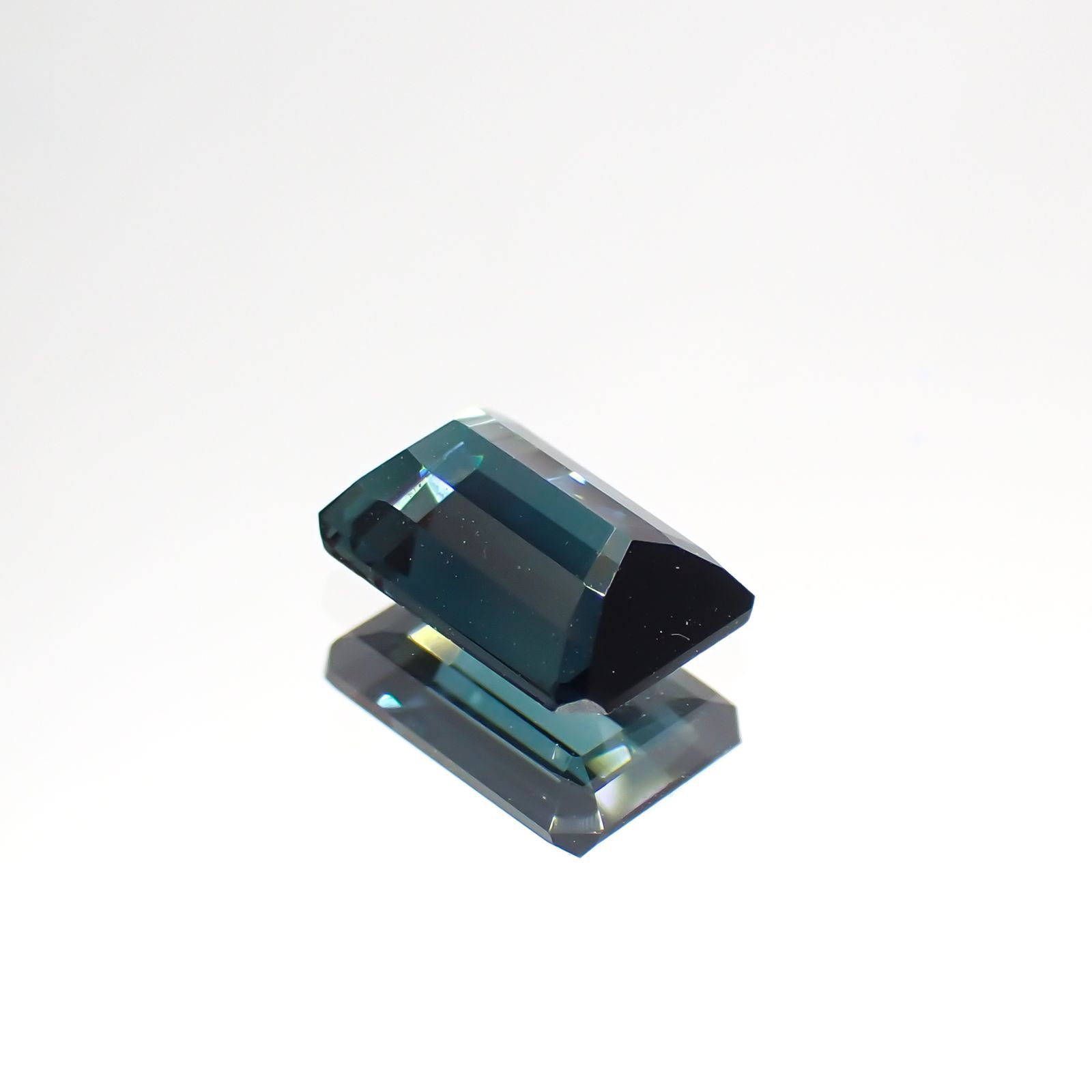 ブルートルマリン(宝石名ブルー・トルマリン) ブラジル産 1.009ct ソ付(彩珠)[21049761]7.5×5mm前後