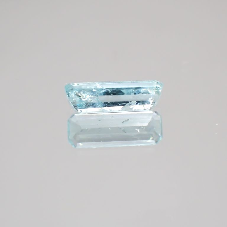 パライバトルマリン(宝石名トルマリン/別名パライバ・トルマリン) モザンビーク産 0.90ct 識別済[20129258]9.5×3.4mm前後
