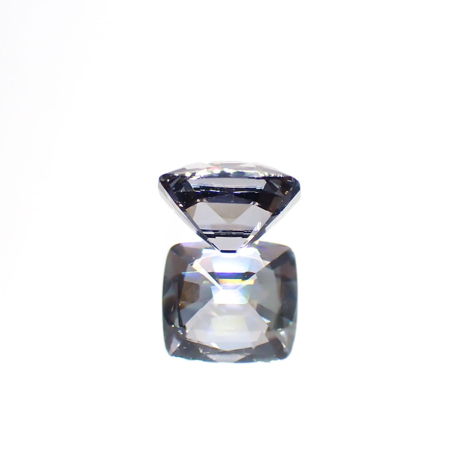 プラチナスピネル(宝石名スピネル)ビルマ産 0.88ct 識別済[250114113]5.7x5.2mm前後