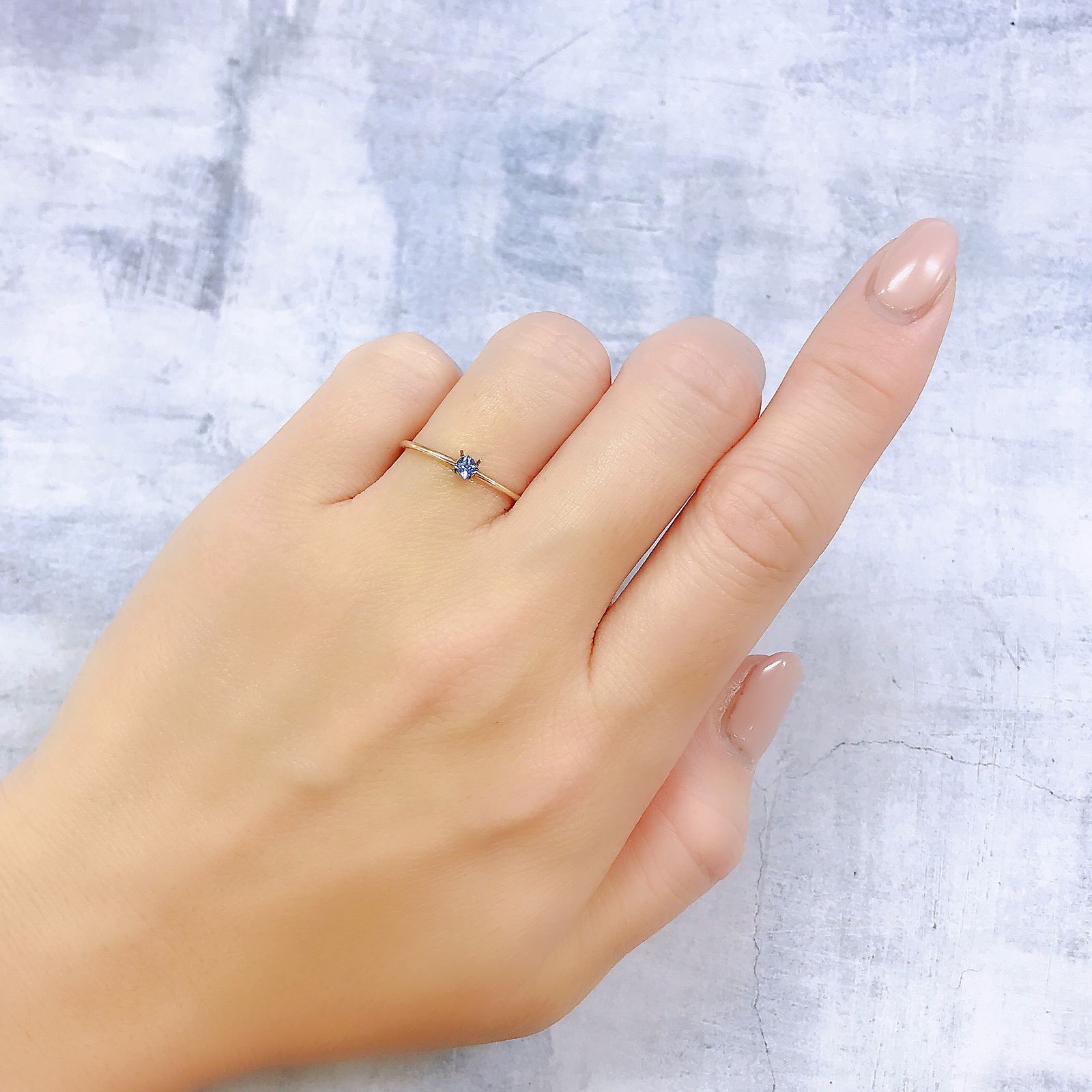 ◇プリンセスカット◇ベニトアイト アメリカ・カリフォルニア州産 0.071ct [221219602]2.3x2.3mm前後
