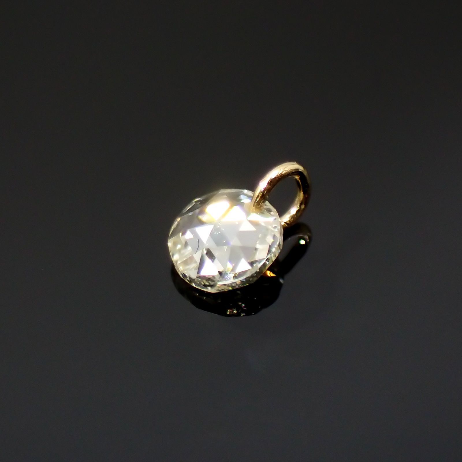 ◇La terre(ラ・テール)◇K18ダイヤモンドチャーム TTLC/SI(宝石名ダイアモンド) 0.089ct 識別済[220515747]2.5x2.5mm前後