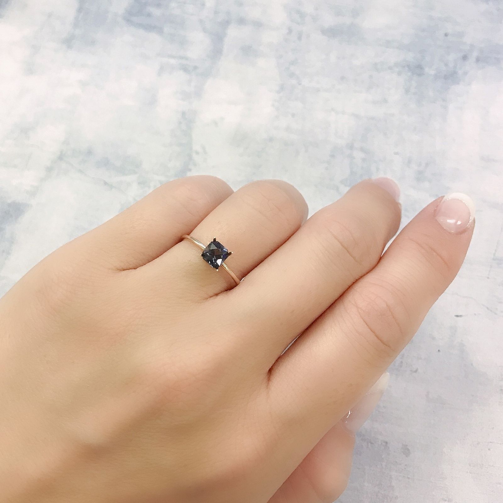 グレースピネル(宝石名スピネル)ビルマ/マダガスカル産 0.68ct 識別済[220716822]5x4.8mm前後
