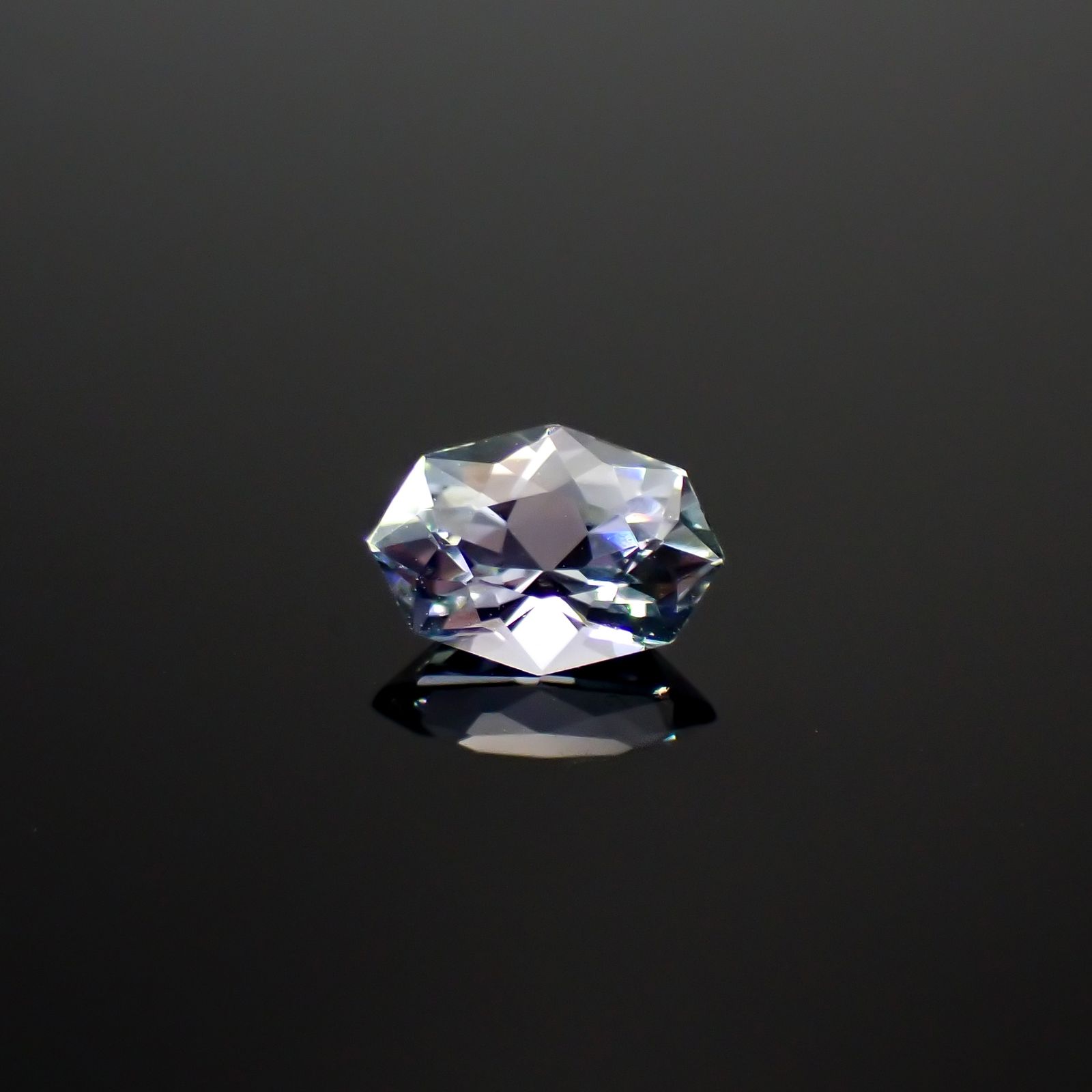 ◇カスタムカット◇バイカラータンザナイト 非加熱 タンザニア産 0.52ct [241029376]6.5x4.6mm前後