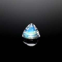 レインボームーンストーン(宝石名ラブラドライト)マダガスカル産 1.382ct ソ付(彩珠)[240326931]7.6x7.4mm前後