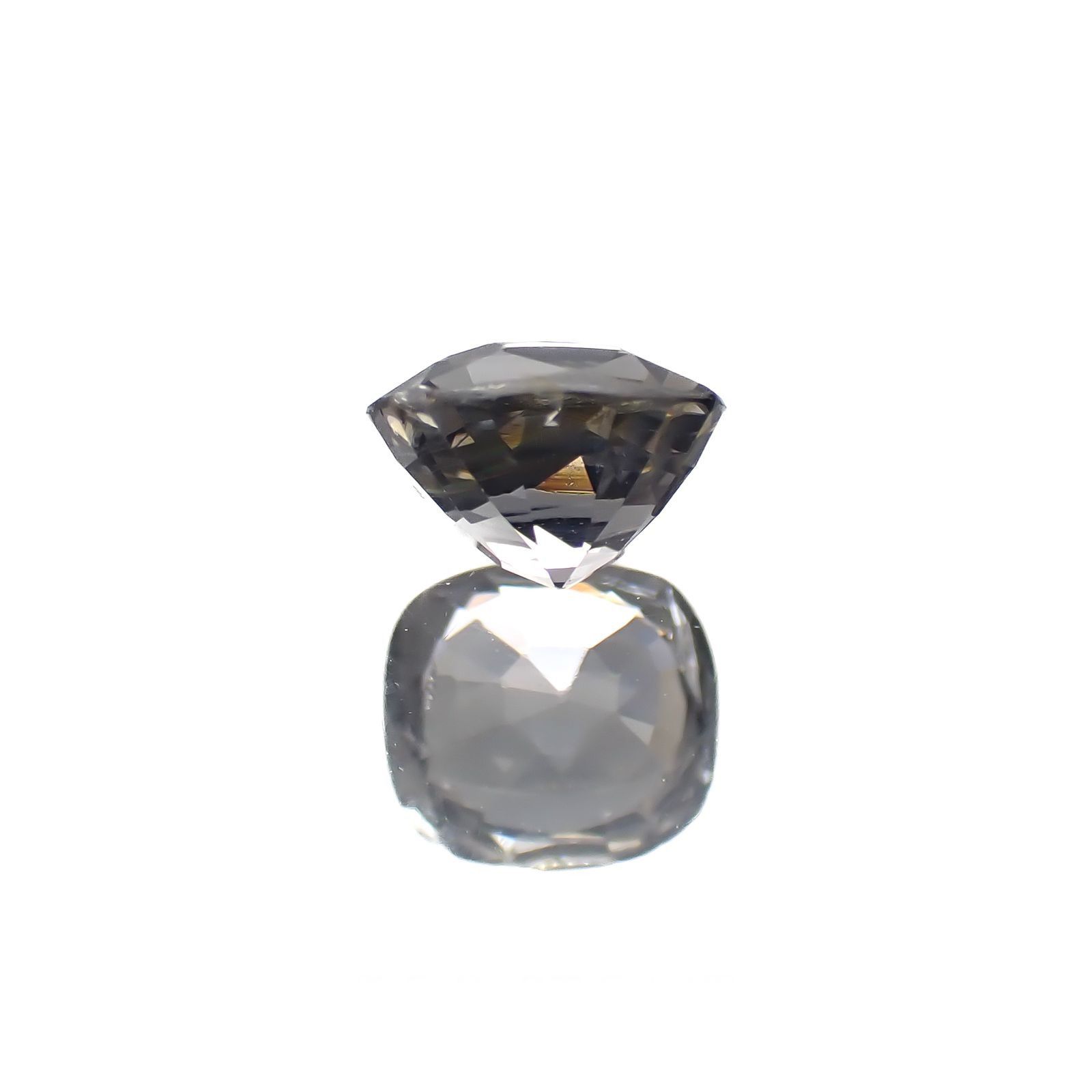 グレースピネル(宝石名スピネル)ビルマ/マダガスカル産 0.89ct 識別済[220817557]5.8x5.2mm前後