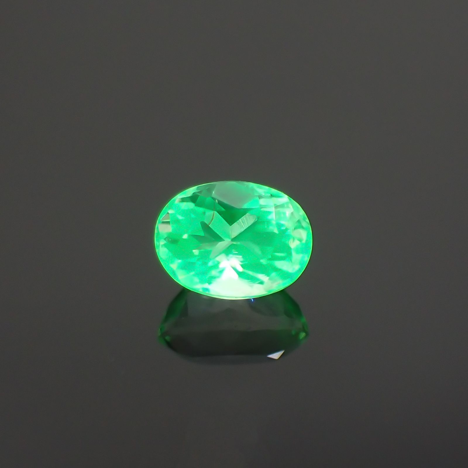 ハイアライトオパール(宝石名オパール) メキシコ産 0.177ct ソ付(彩珠)[210712057]3.9×3mm前後