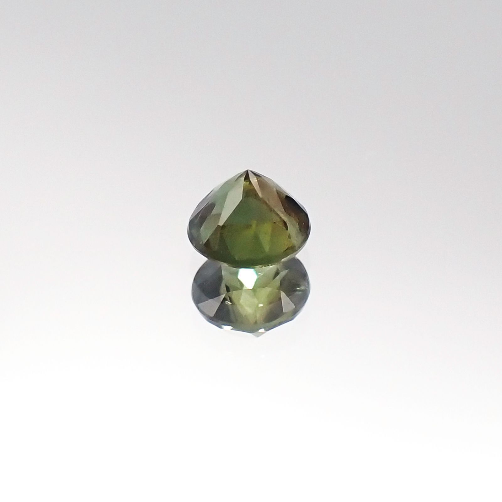 ゴールドシーンサファイア(宝石名シーン・サファイア)ケニア産 0.36ct 識別済[231023799]3.9x3.9mm前後