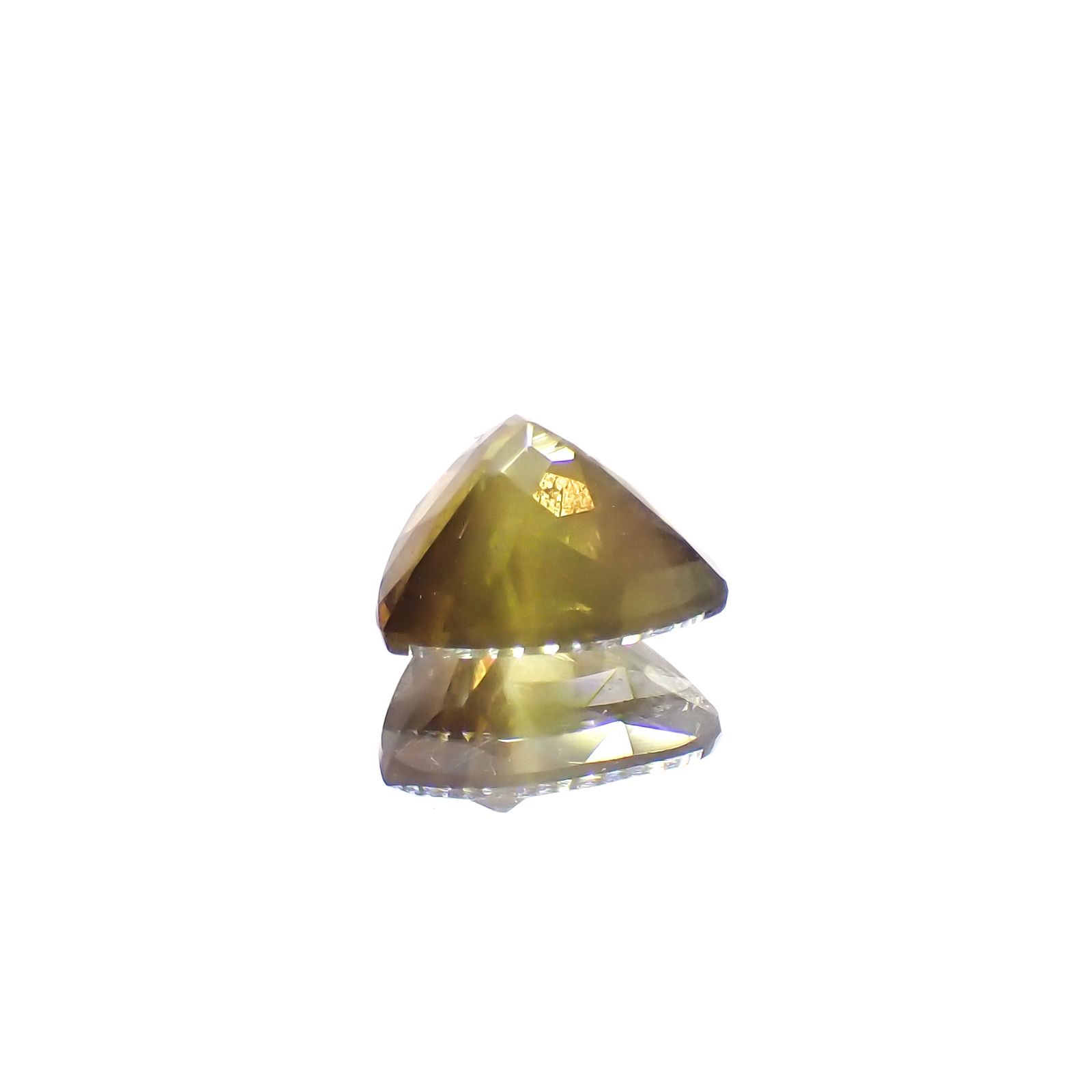 ゴールドシーンサファイア 非加熱(宝石名シーン・サファイア)ケニア産 0.57ct 識別済[231023910]5.1x5mm前後