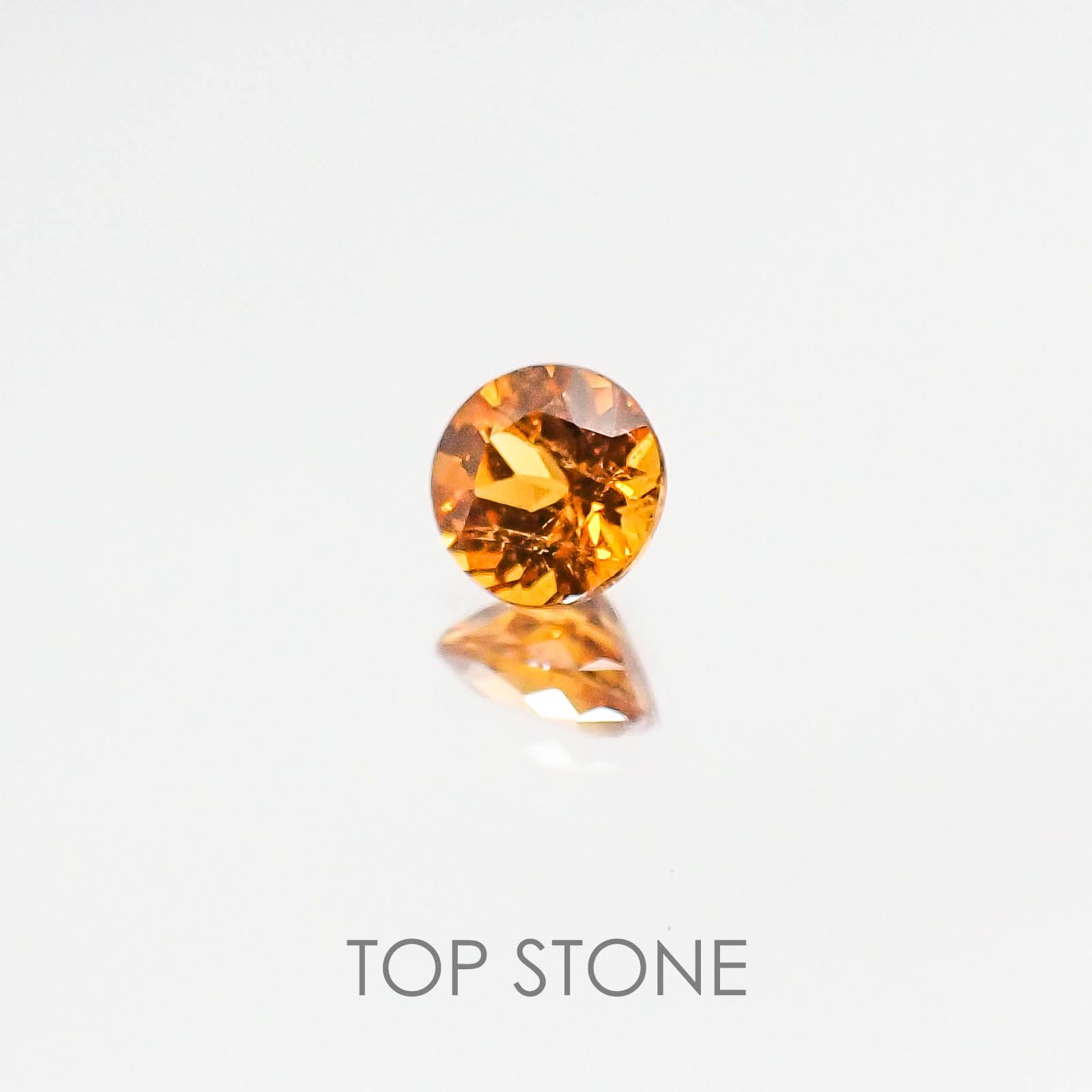 スペサルティンガーネット マンダリンオレンジカラー(宝石名スペサルティン・ガーネット) ケニア産 0.33ct 識別済[20084400]3.9×3.9mm前後
