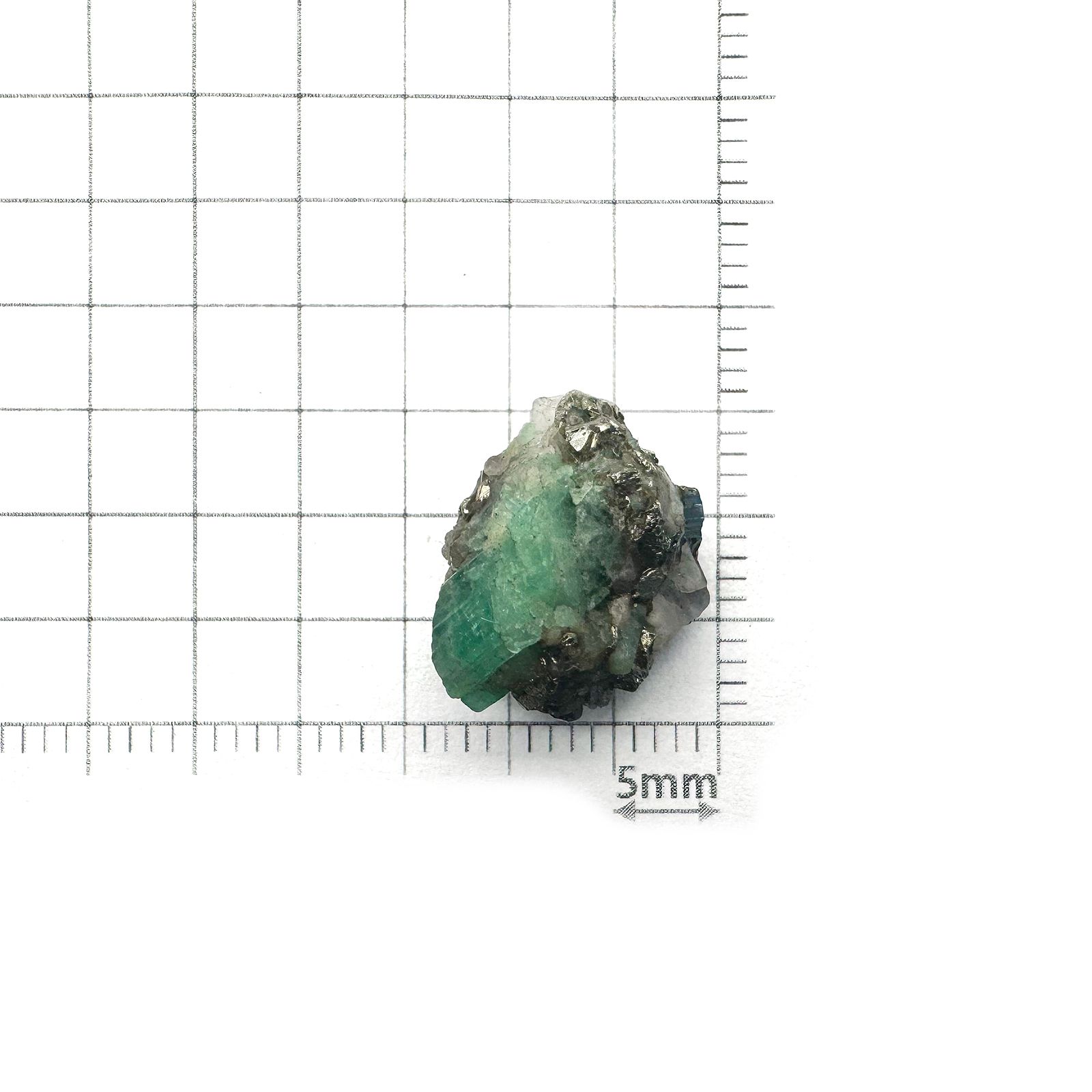 エメラルド 原石 コロンビア産 11.68ct[240427247]14.8x12.5mm前後
