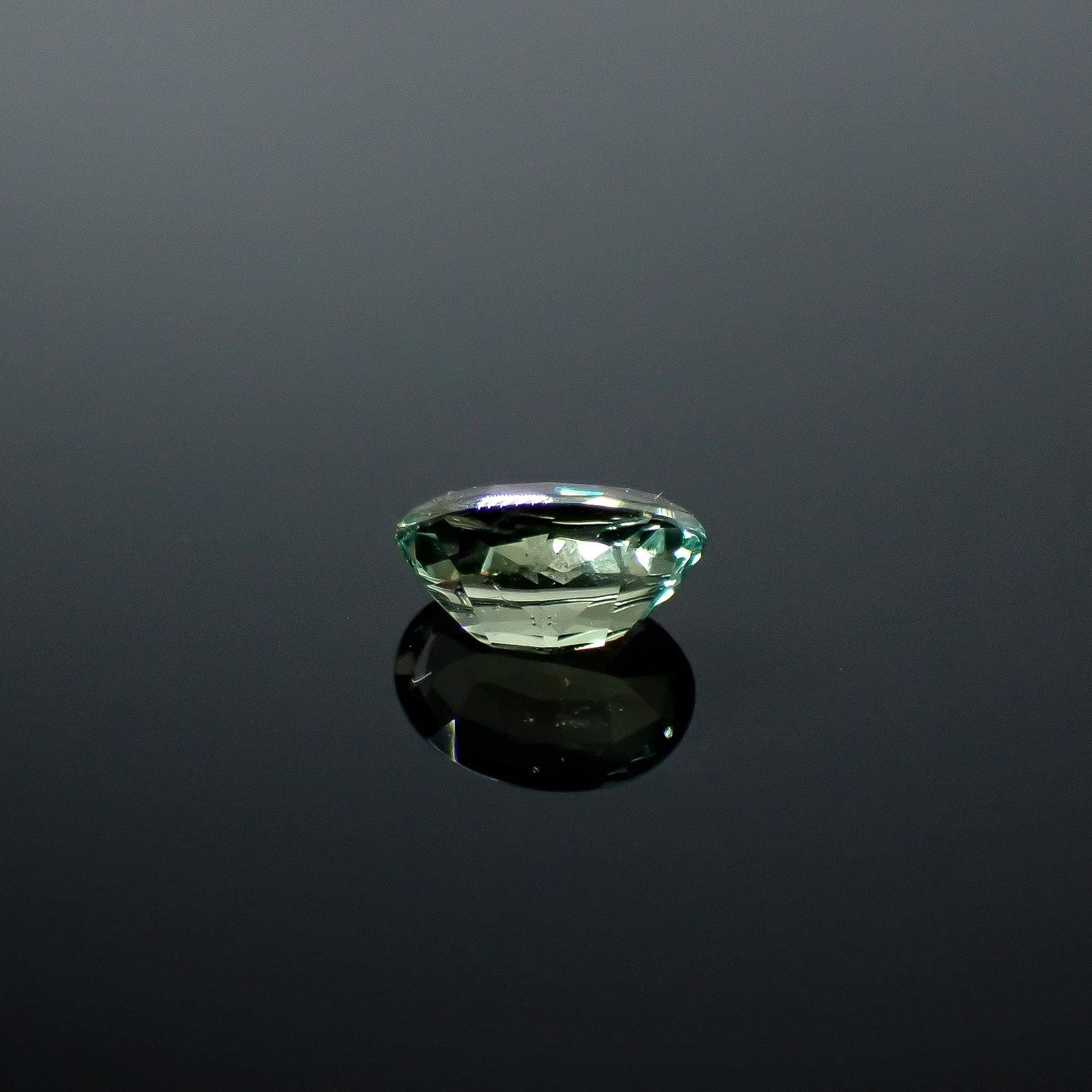 アレキサンドライト(宝石名アレキサンドライト)ブラジル産 GIA鑑付 0.63ct / 6.08x4.24mm前後 [251031288]