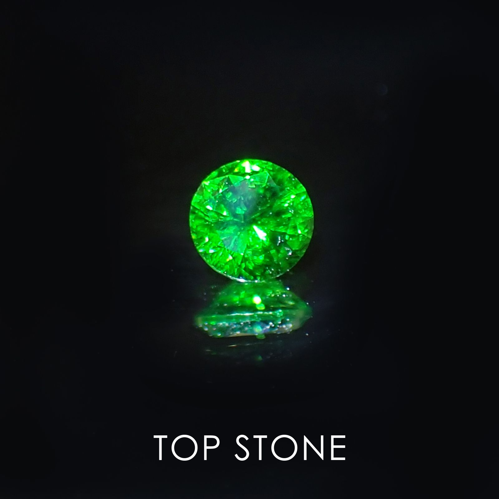 デマントイドガーネット(宝石名デマントイド・ガーネット)  ロシア産 0.166ct ソ付(彩珠)[210410514]3.3×3.3mm前後
