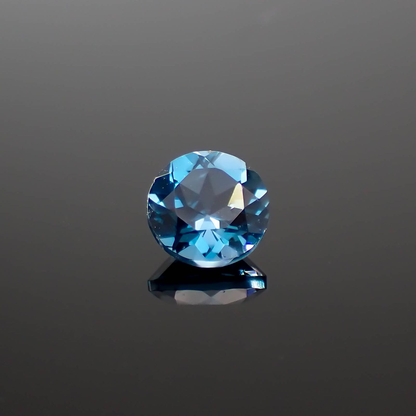 ロンドンブルートパーズ ブラジル産 0.99ct[240326785]6x6mm前後