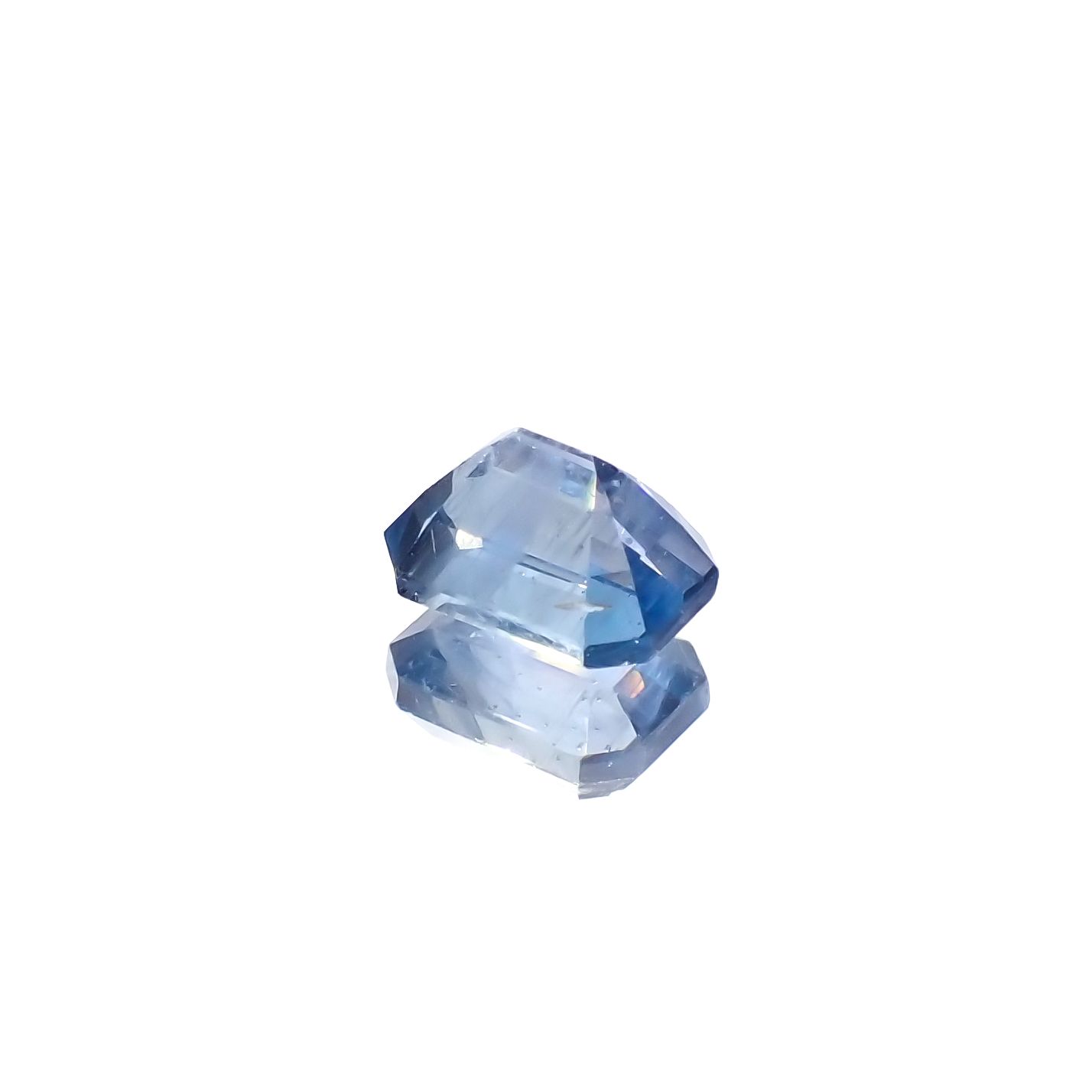 アパタイト フルオレッセンス ジンバブエ産 1.58ct[240527575]7.4x5.4mm前後