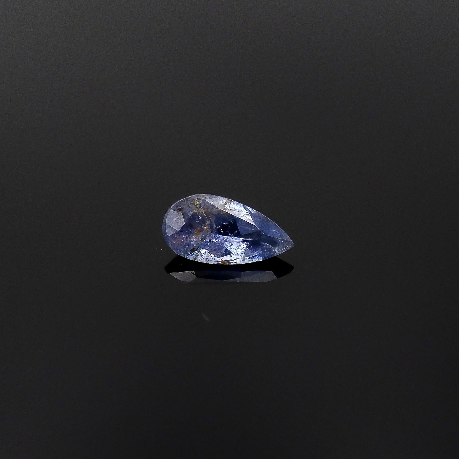 ジェレメジェバイト(宝石名エレメージェバイト)ナミビア産 ソ付(彩珠) 0.311ct / 6.6x3.4mm前後 [230823131]