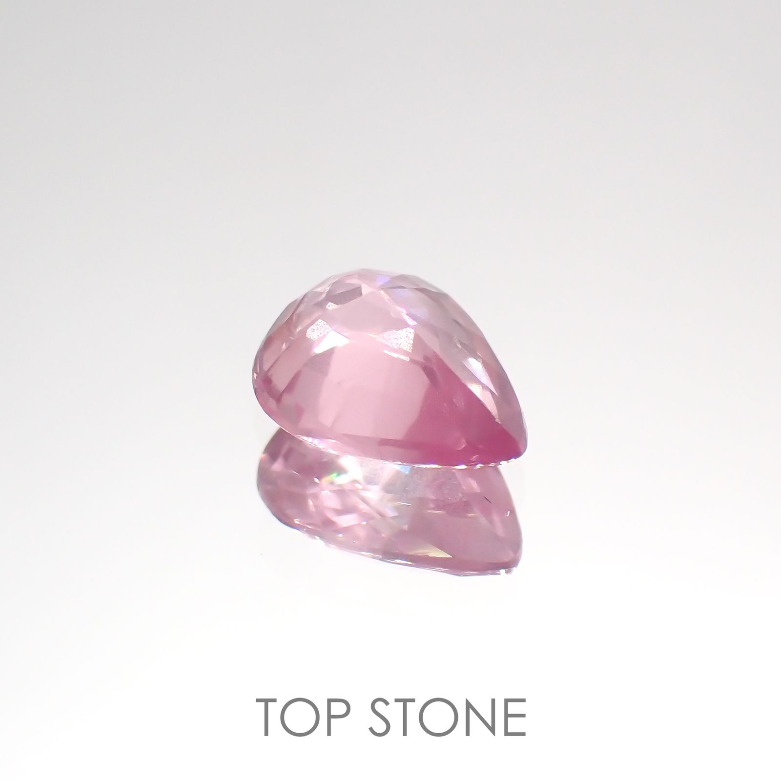 シルキーピンクスピネル(宝石名ピンク・スピネル)タンザニア産 0.76ct 識別済[220114137]6.8x5.3mm前後