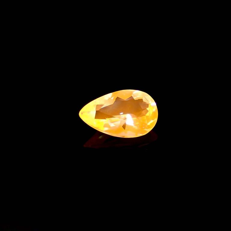 長波365(ライト)の照射で変色