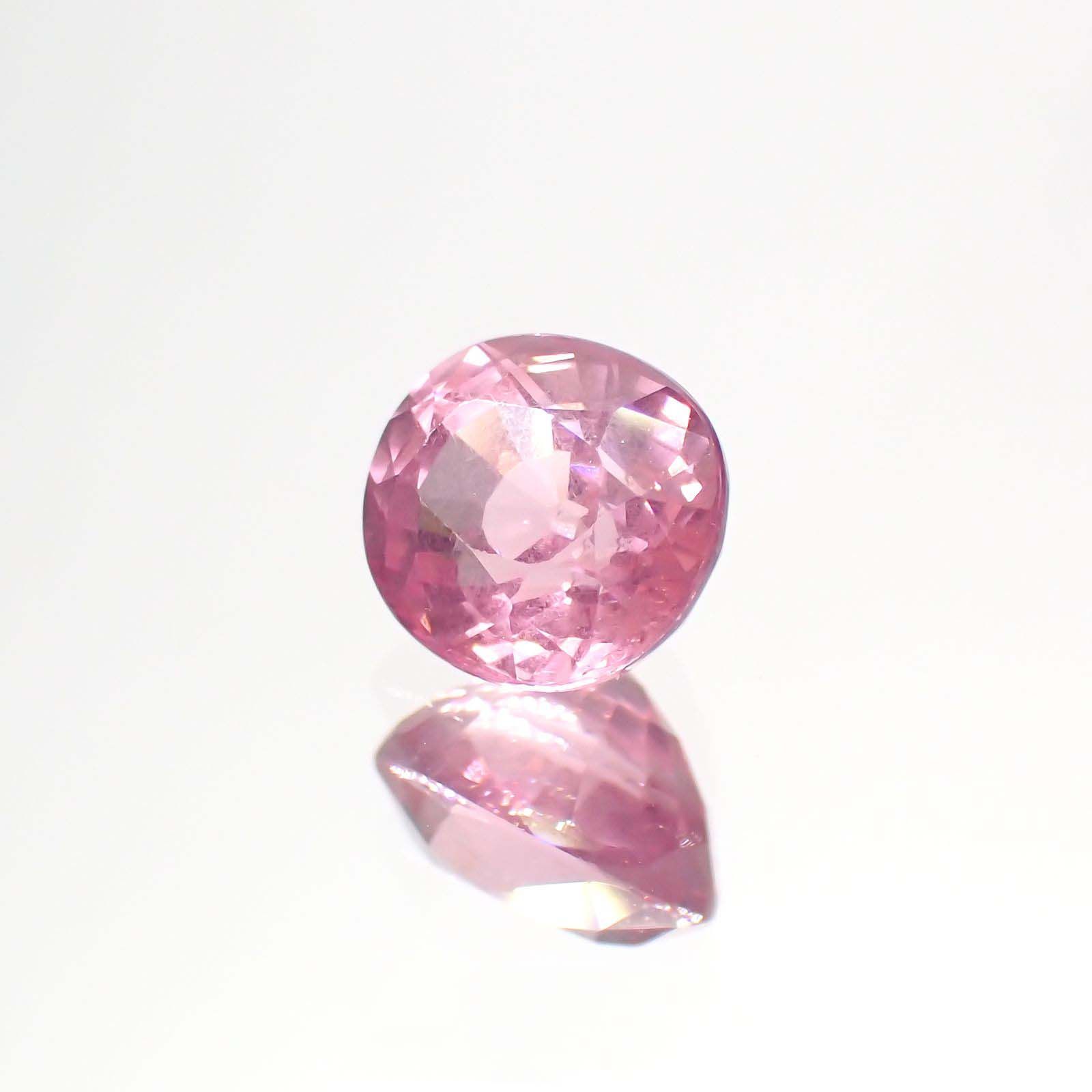 ピンクスピネル(宝石名ピンク・スピネル)タンザニア産 1.327ct ソ付(彩珠)[230722567]6.6x5.8mm前後