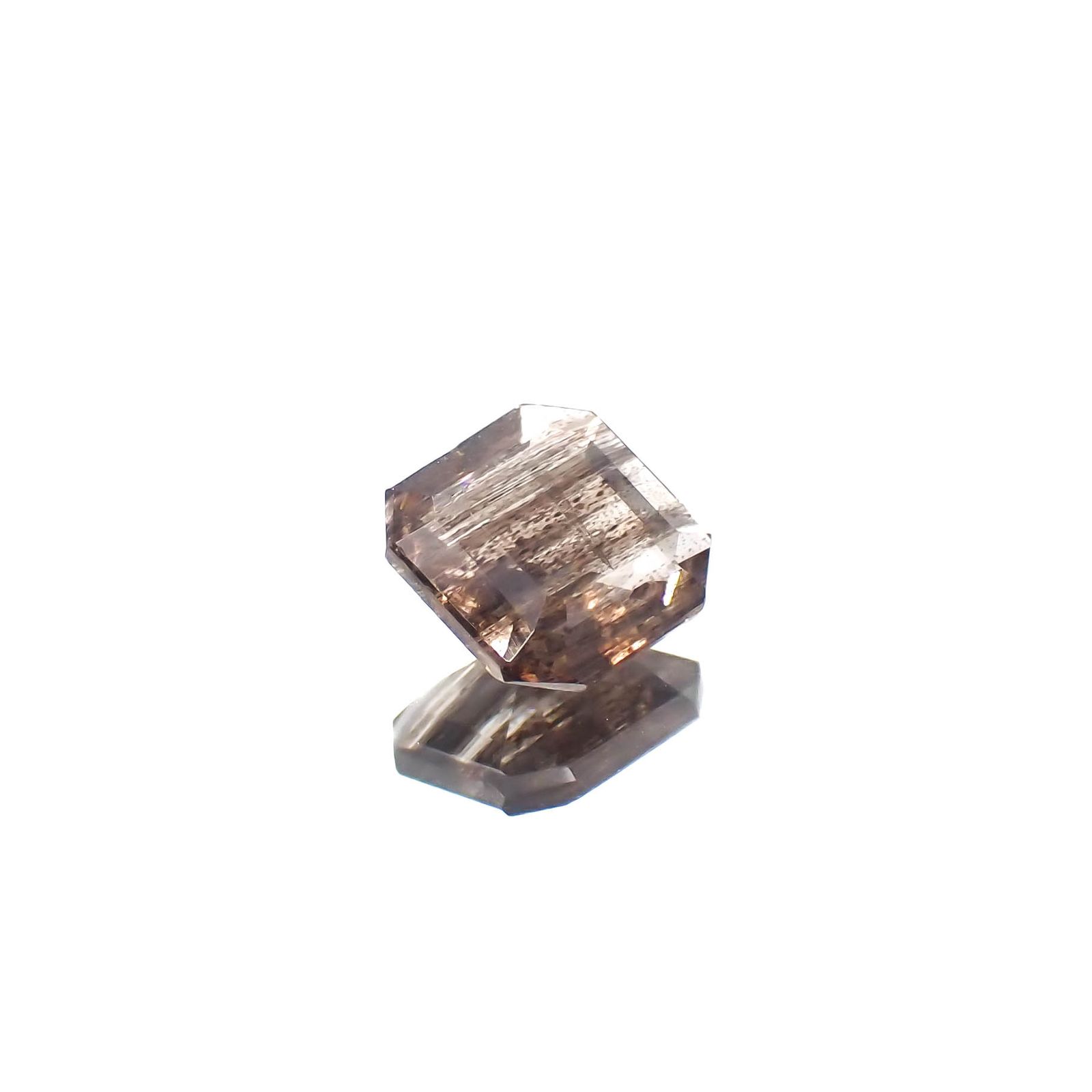レインボースキャポライト ブラジル産 0.68ct[230320923]5.8x5.8mm前後