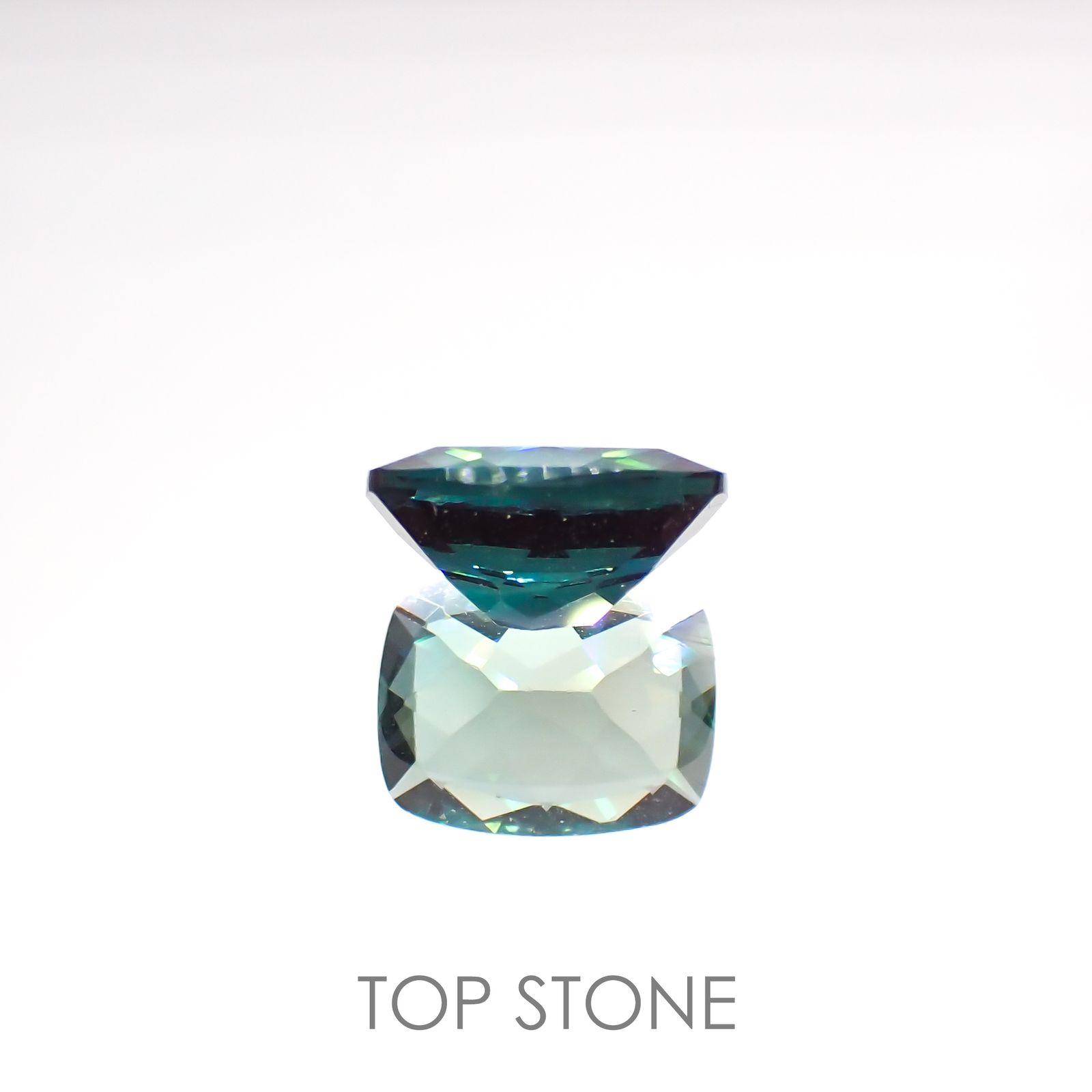 グリーンアンデシン(宝石名グリーン・アンデシン)チベット産 1.75ct 識別済[220115251]8.9x7.1mm前後