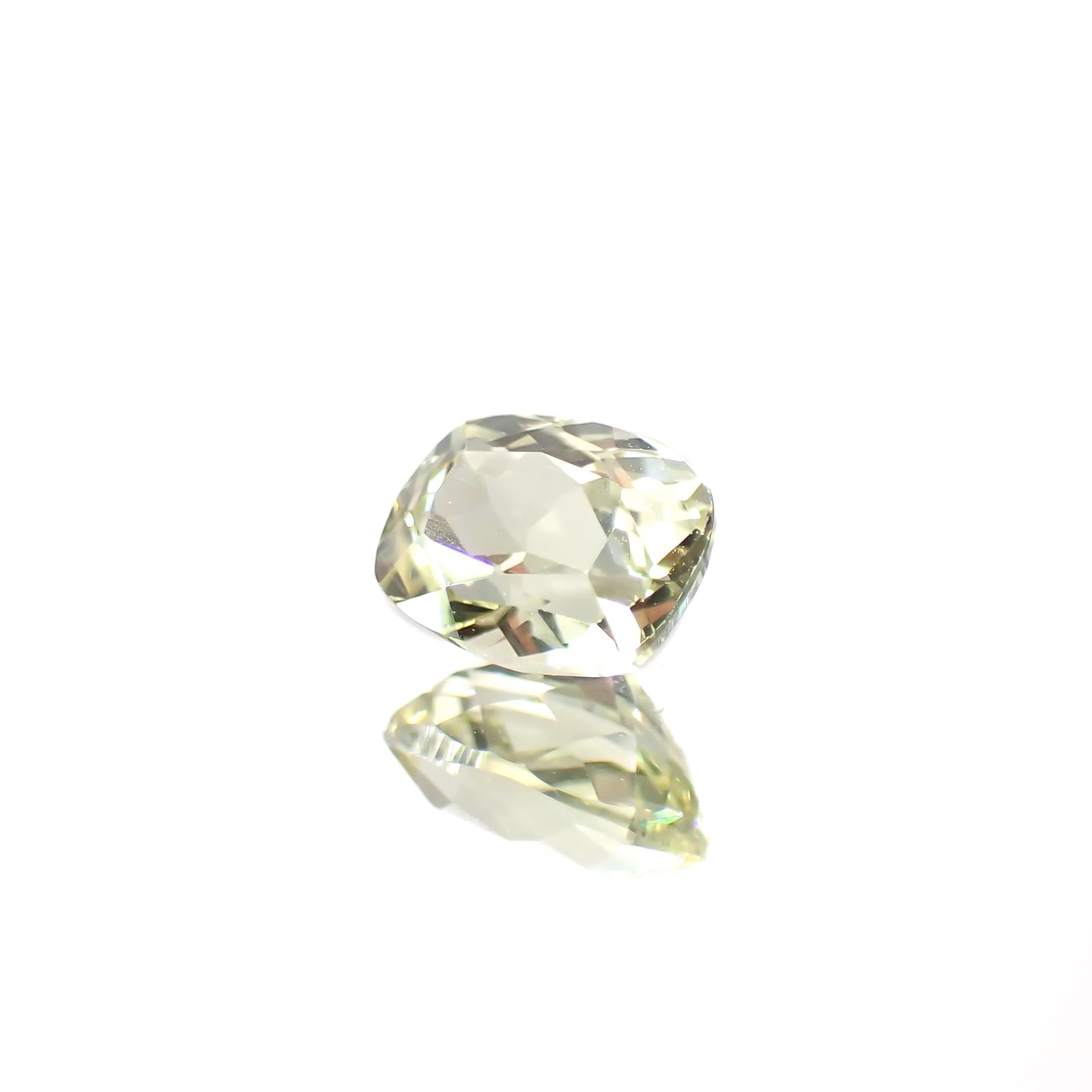 イエローアパタイト メキシコ産 0.74ct [241129470]6.1x4.5mm前後
