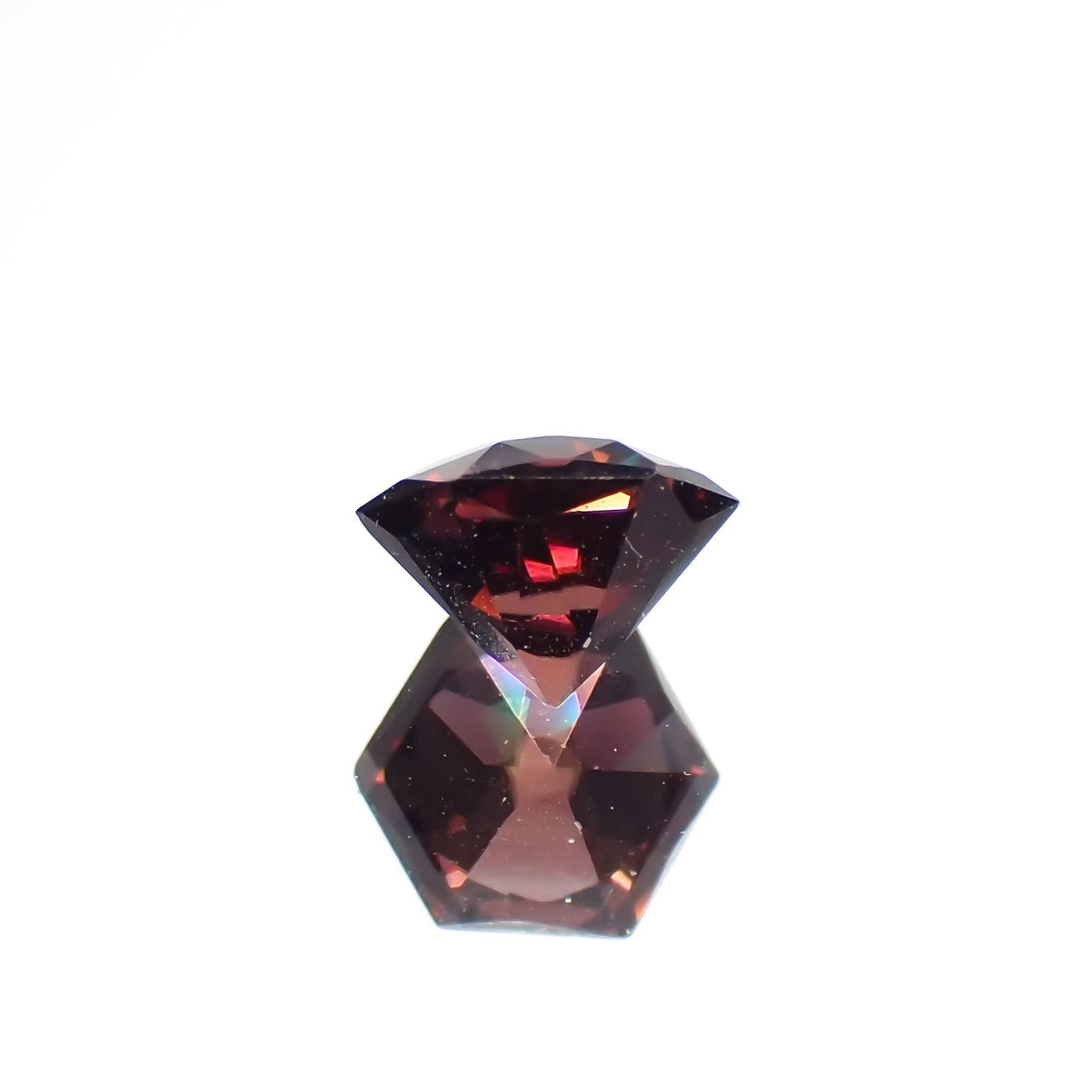 ◇ヘキサゴンカット◇レッドジルコン(宝石名ジルコン)スリランカ/カンボジア産 0.83ct 識別済[221018491]5x5mm前後