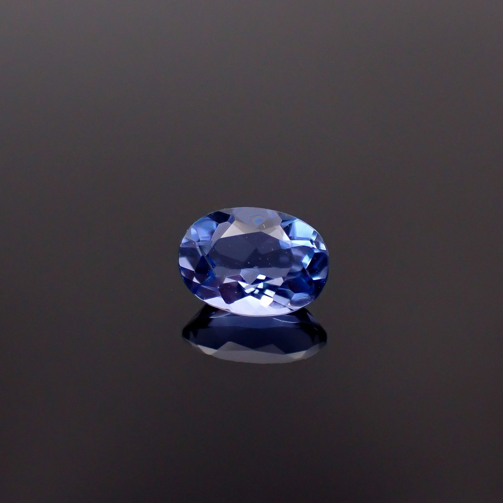 カラーチェンジフローライト ブラジル産 0.93ct / 7.1x5.1mm前後 [250530446]