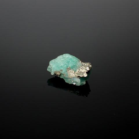 エメラルド 原石 コロンビア産 3.75ct[240427241]12.5x9mm前後