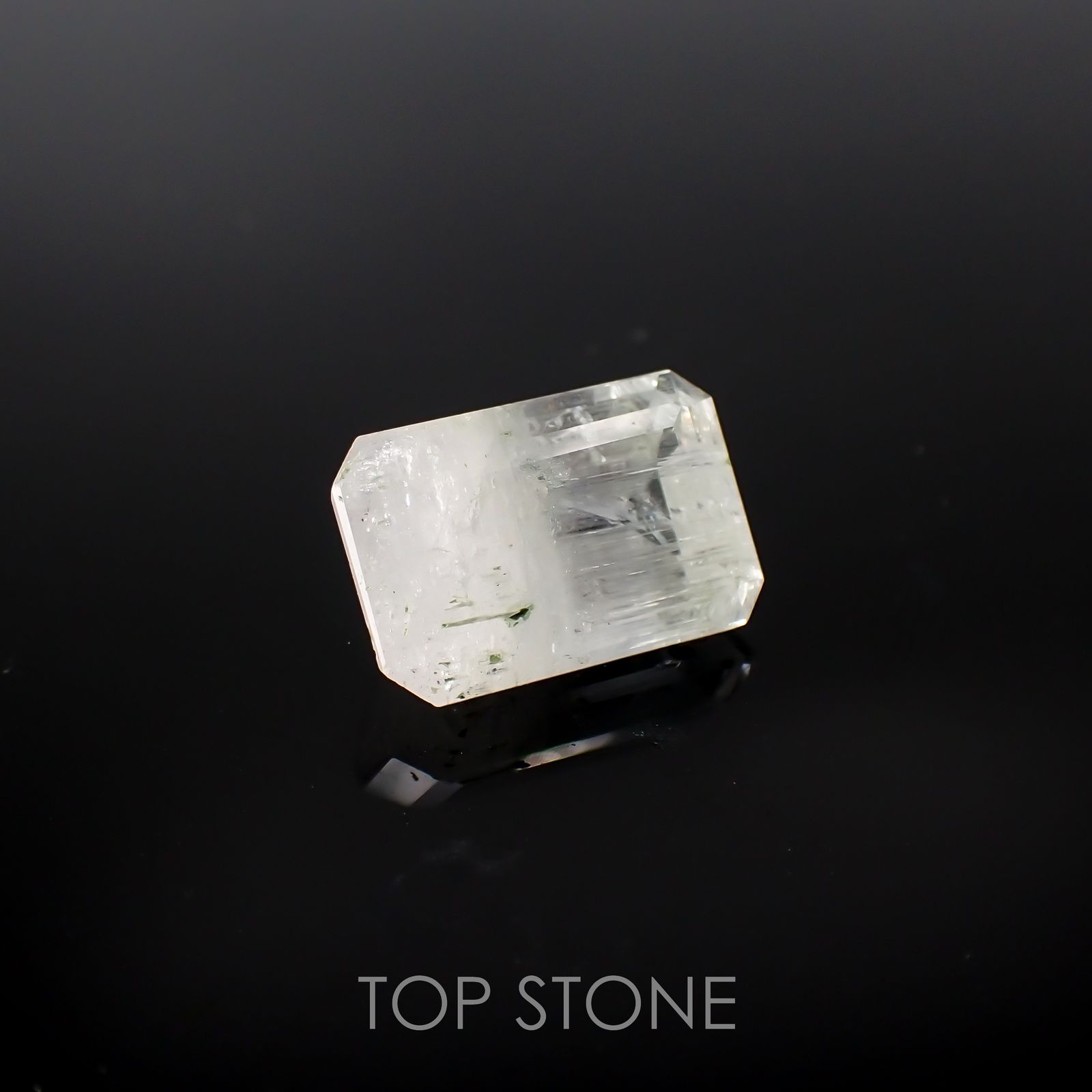バイカラーベリル(宝石名バイカラー・ベリル)アフガニスタン産 7.15ct 識別済[220717123]14.2x9.4mm前後