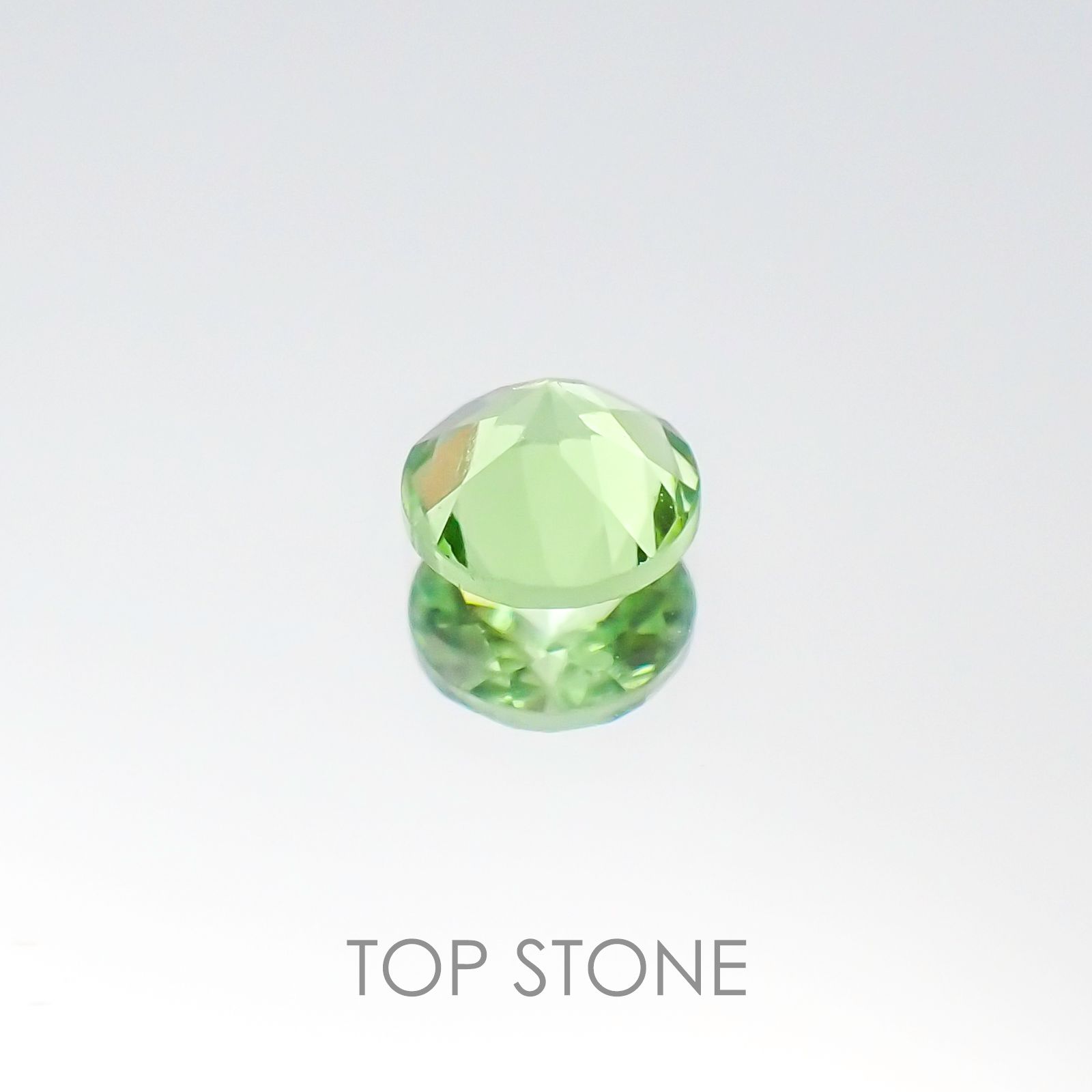 ミントガーネット ケニア産 ルース 0.35ct[20106116]4.3×4.2mm前後