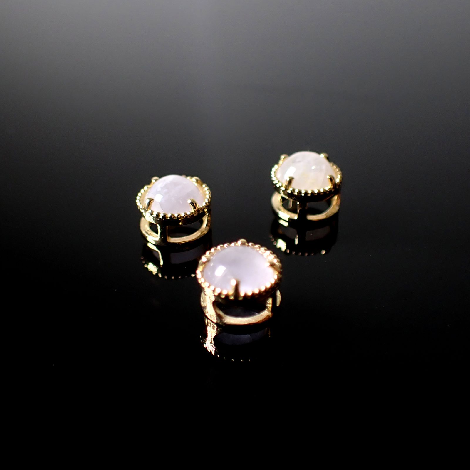 ◇K18 Lumiere（ルミエール）◇ハックマナイト | 一粒石ジュエリー 5mm [チャーム/ペンダントトップ※チェーン別売り]