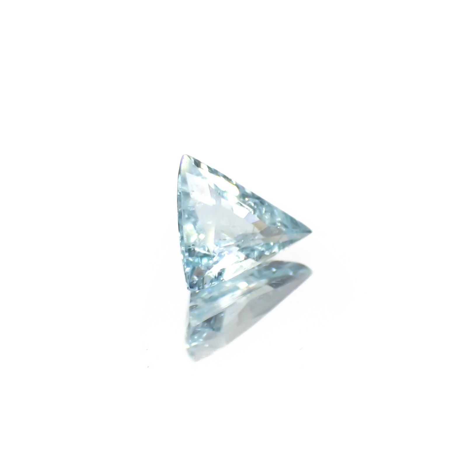 パライバトルマリン(宝石名トルマリン/別名パライバ・トルマリン)モザンビーク産 識別済 0.79ct / 7.4x6.7mm前後 [230522240]