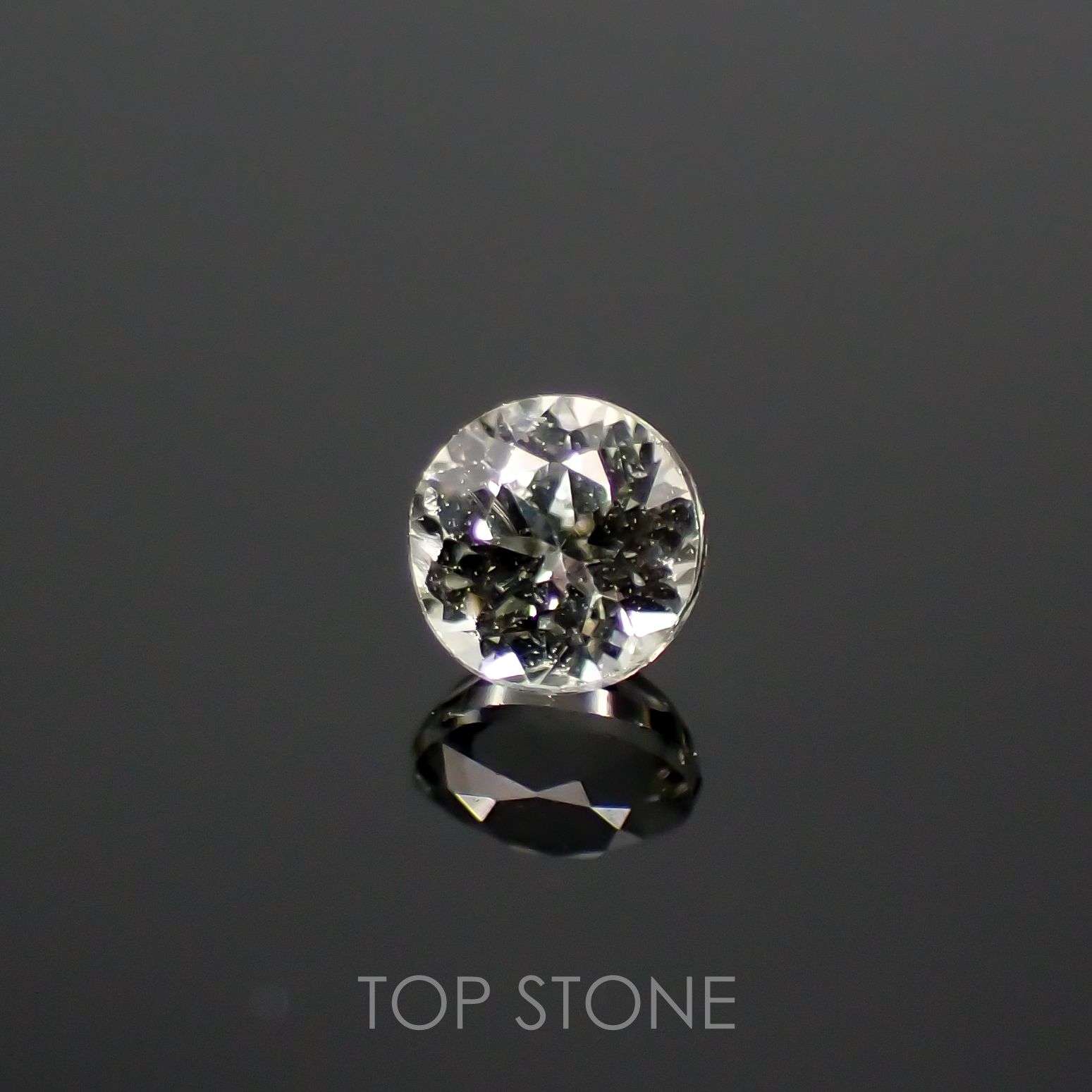 リューコガーネット(宝石名ホワイト グロッシュラー・ガーネット) ビルマ産 0.14ct 識別済[210711546]2.9×2.9mm前後