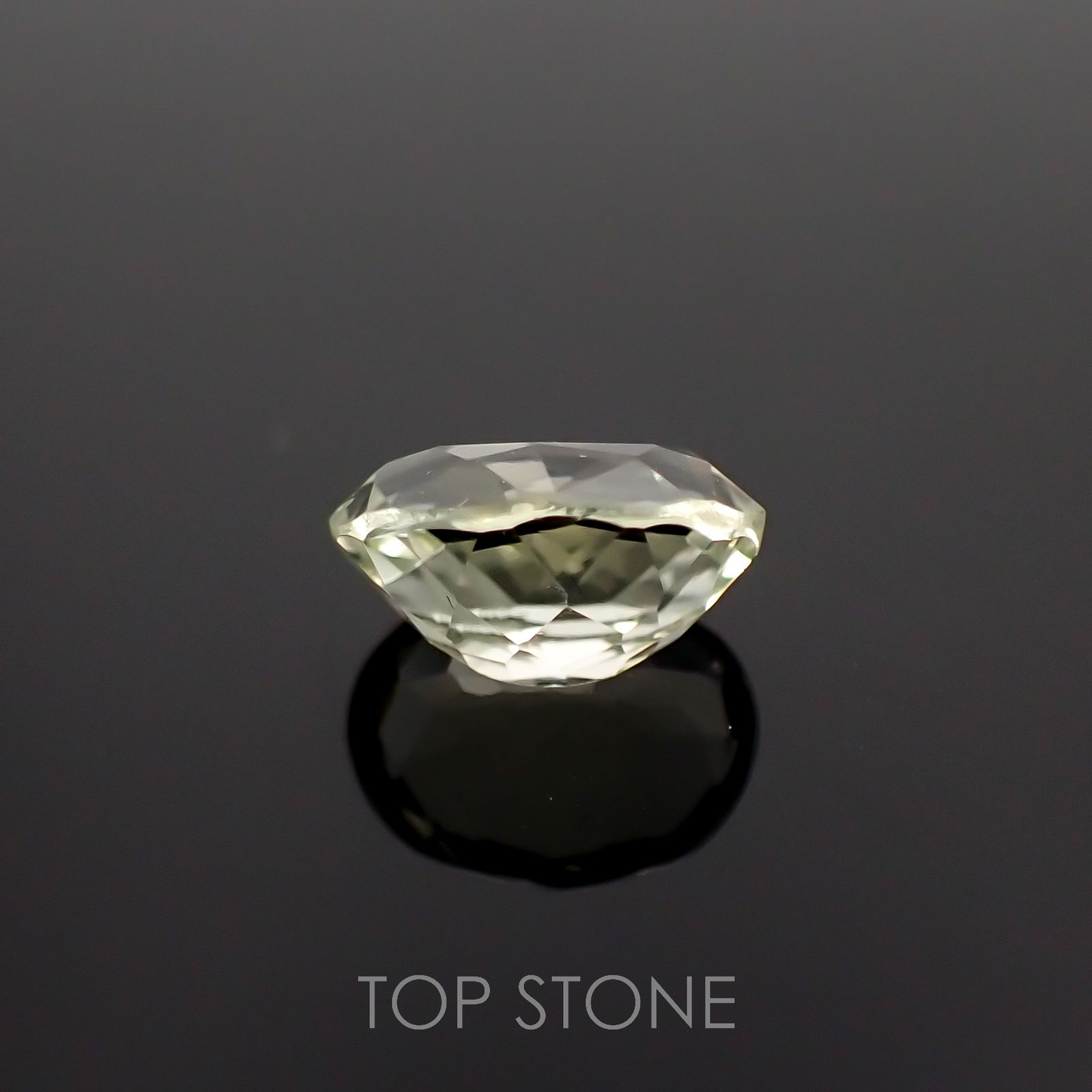 シリマナイト(宝石名シリマナイト)インド産 1.54ct 識別済[221018464]8.1x6.2mm前後