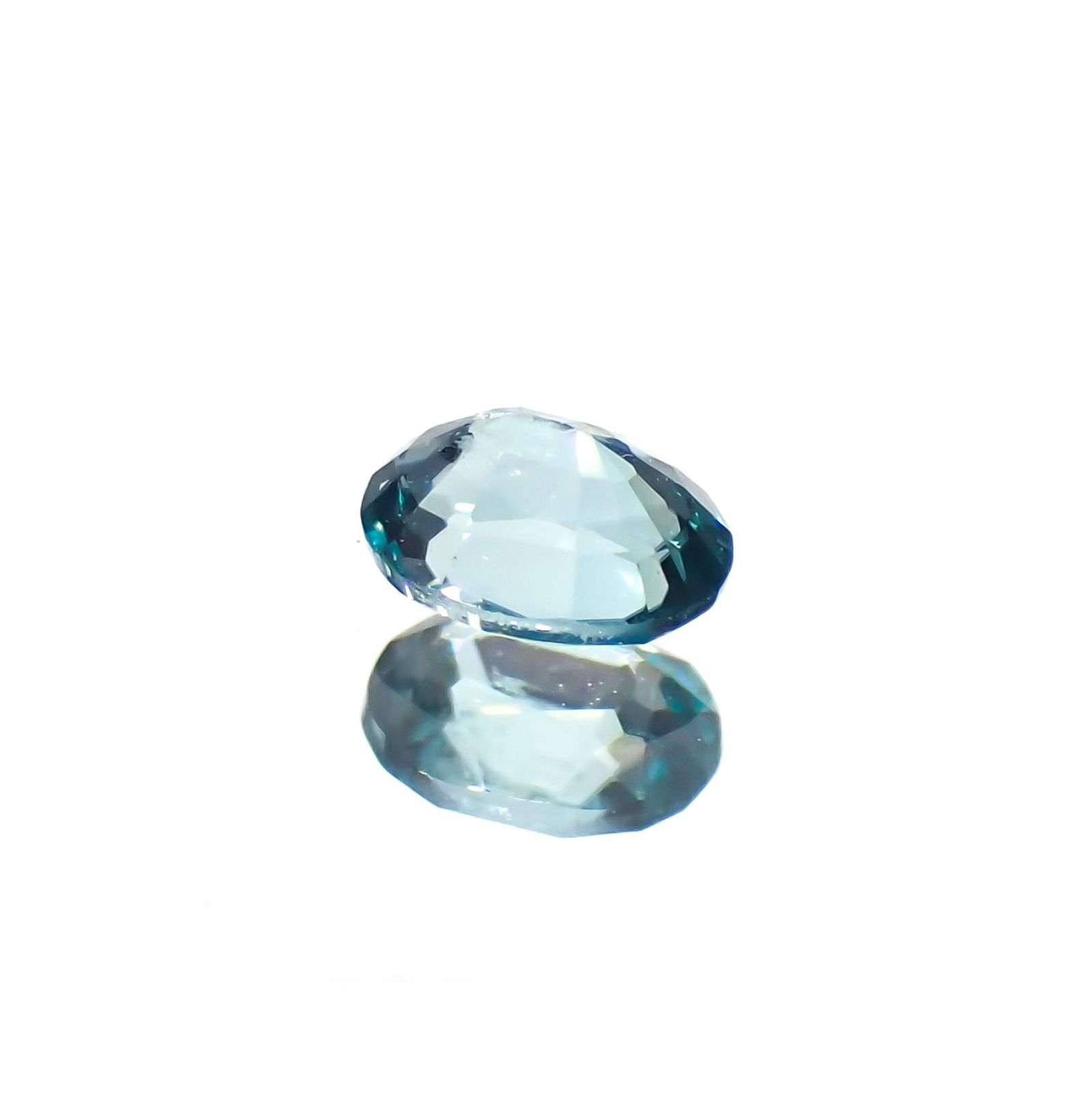 グランディディエライト(宝石名グランディディエライト)マダガスカル産 識別済 0.12ct / 3.5x2.7mm前後 [260420106]