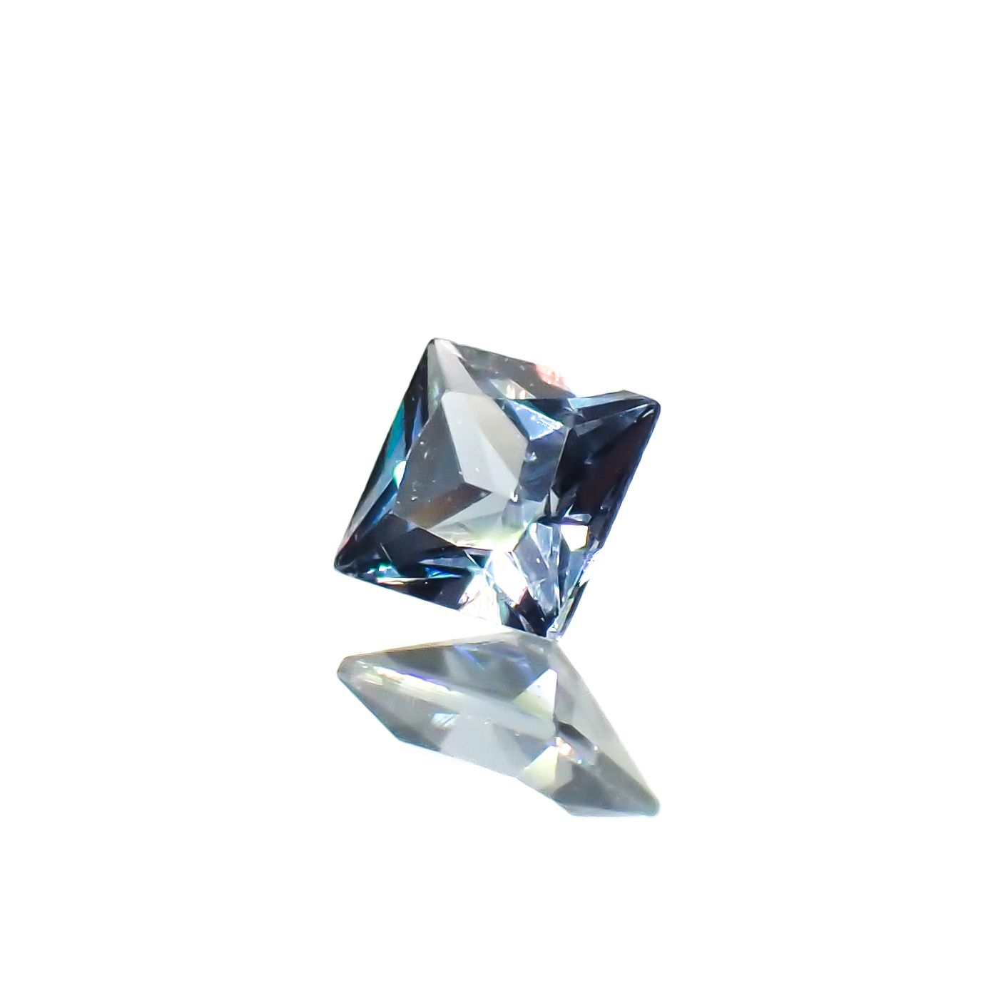 ◇プリンセスカット◇カラーチェンジガーネット アレキタイプ マダガスカル・ベキリー産 0.11ct[230522184]2.6x2.6mm前後