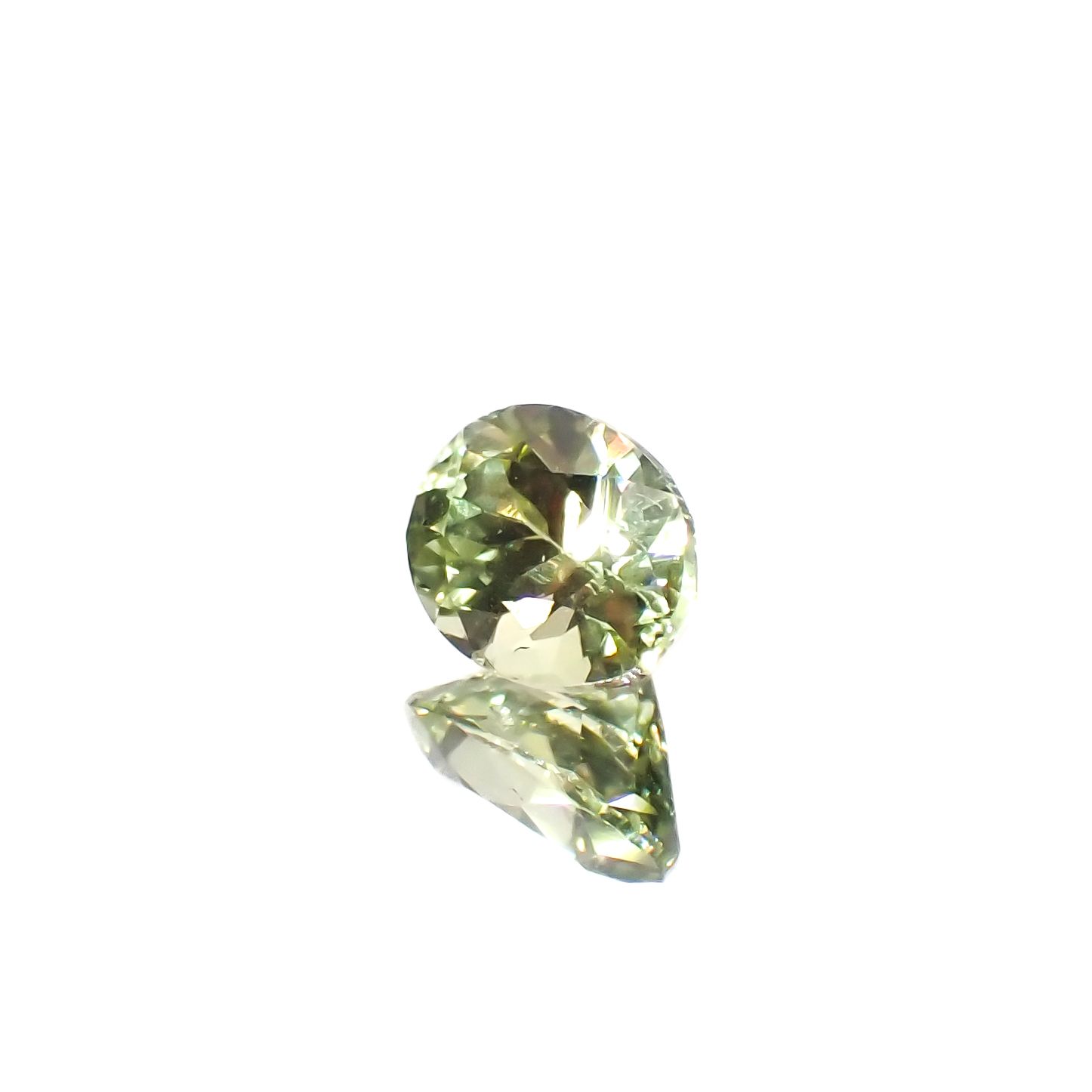バナジウムクリソベリル(宝石名クリソベリル)マダガスカル産 0.629ct ソ付(日独)[240527636]5.71x4.38mm前後