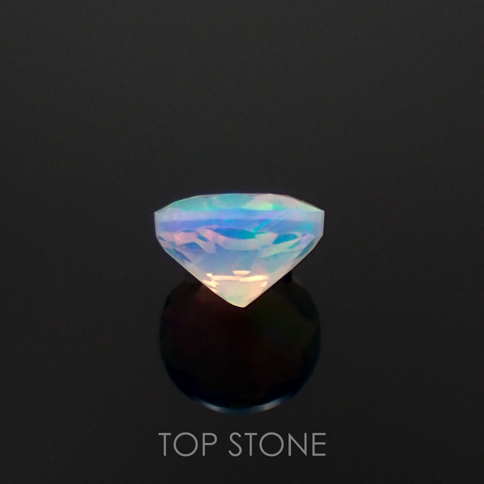 エチオピアオパール エチオピア産 0.58ct[230120030]6.1x6.1mm前後