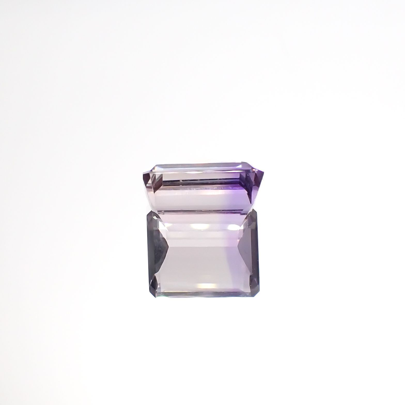 アワーグラスアメジスト(宝石名バイカラー・クォーツ)モロッコ産 4.56ct 識別済[220917634]11.2x9mm前後
