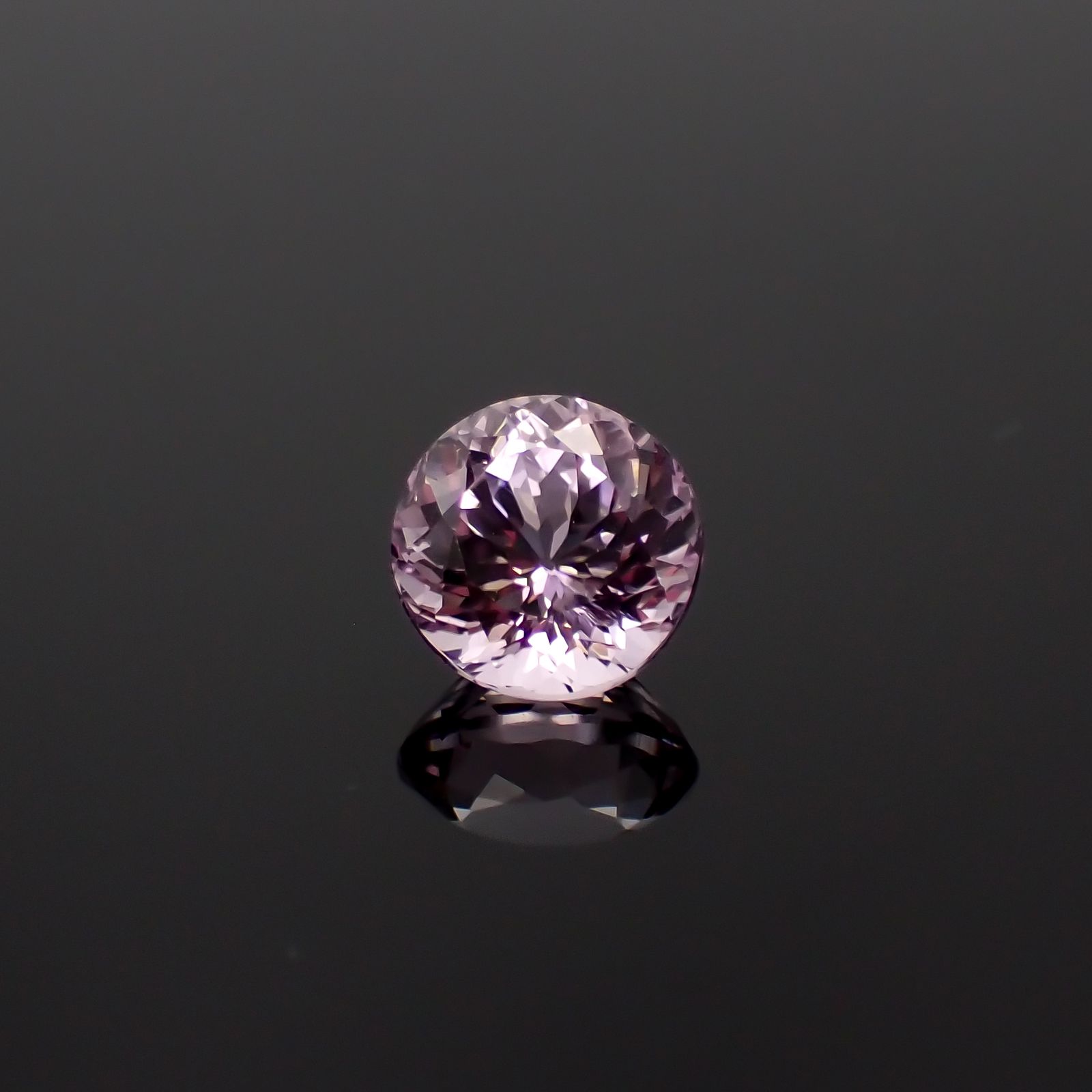 クンツァイト アフガニスタン産 3.49ct[231124358]8.8x8.8mm前後