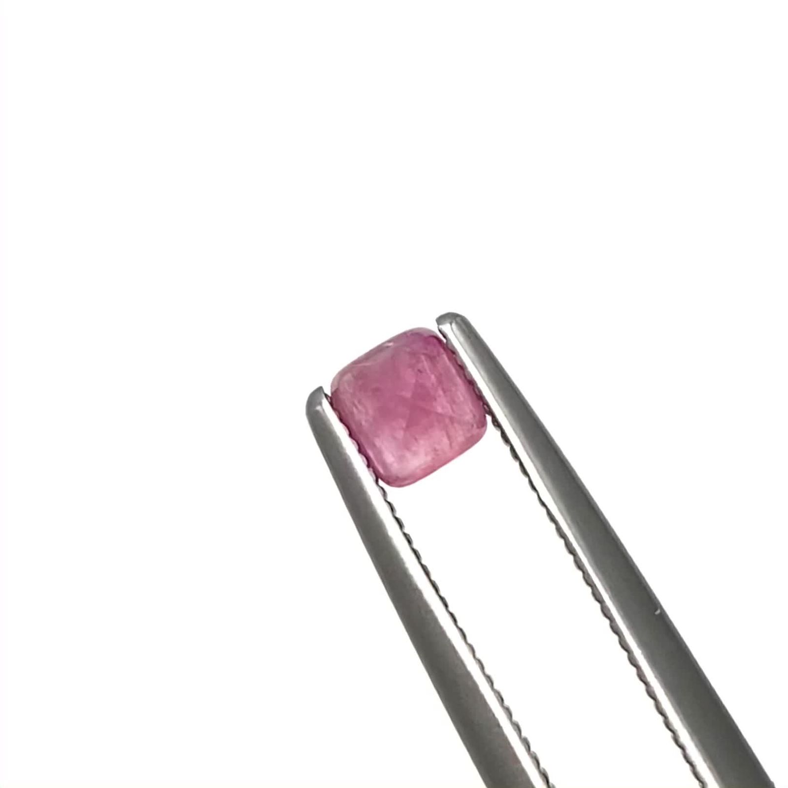 ◇バフトップカット◇レッドベリル アメリカ・ユタ州産 0.27ct / 3.9x3
