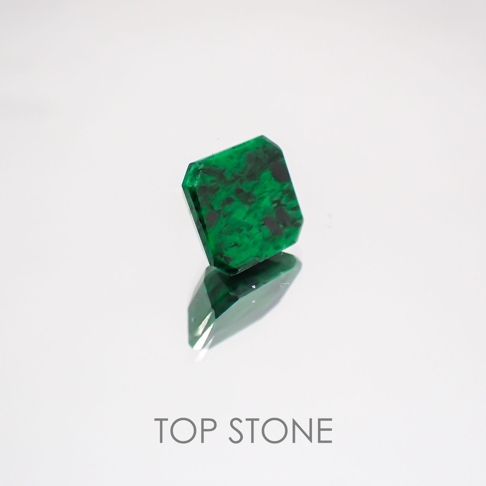 モーシッシ(宝石名マウシットシット) ビルマ産 1.92ct 識別済[20128748]7.2×7.7mm前後