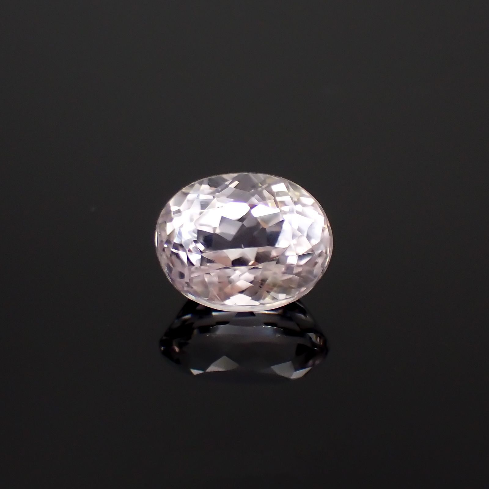 クンツァイト アフガニスタン産 2.75ct[240219605]9.1x7.2mm前後