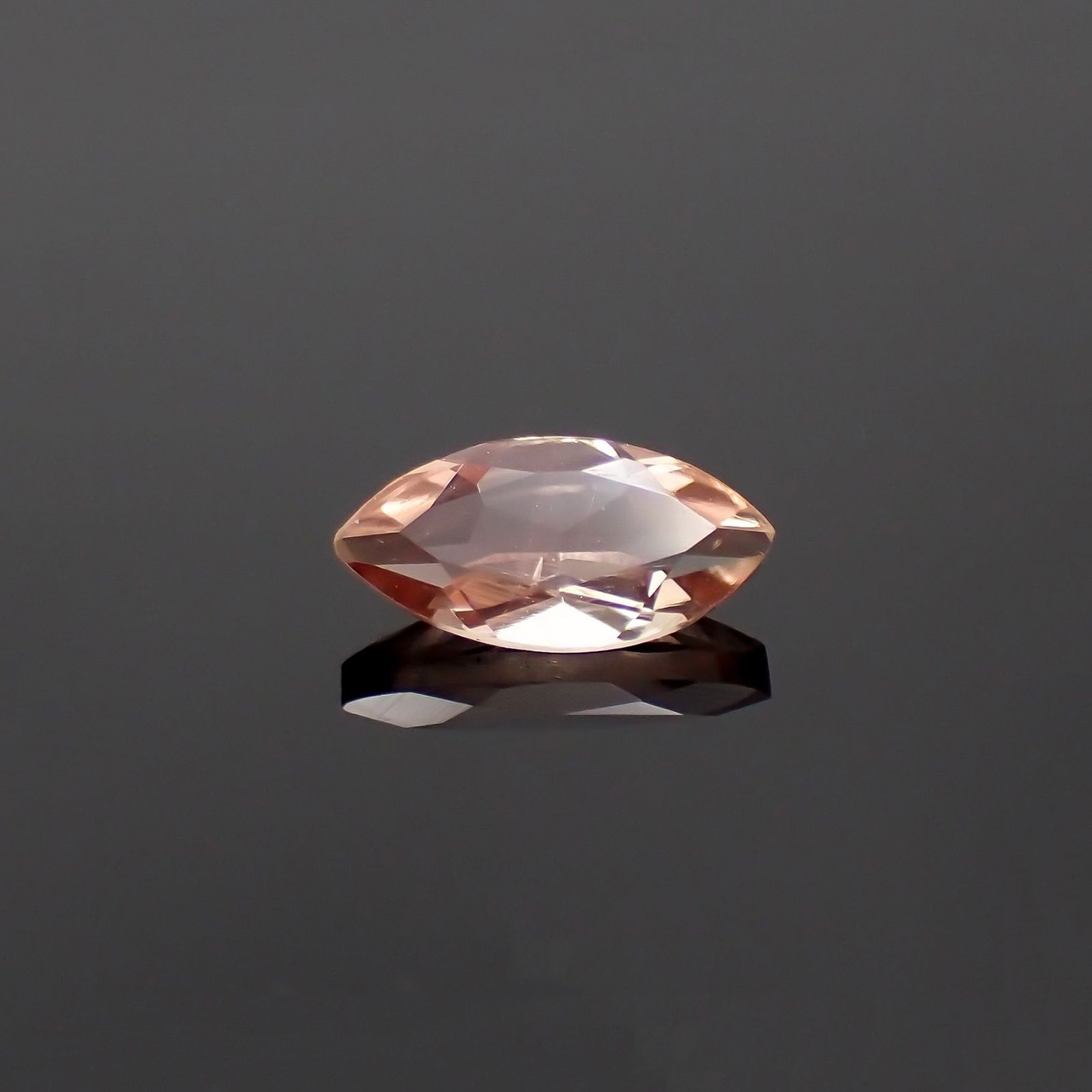 バイカラーアンデシン(宝石名アンデシン)チベット産 識別済 0.50ct / 7.9x3.9mm前後 [260320825]