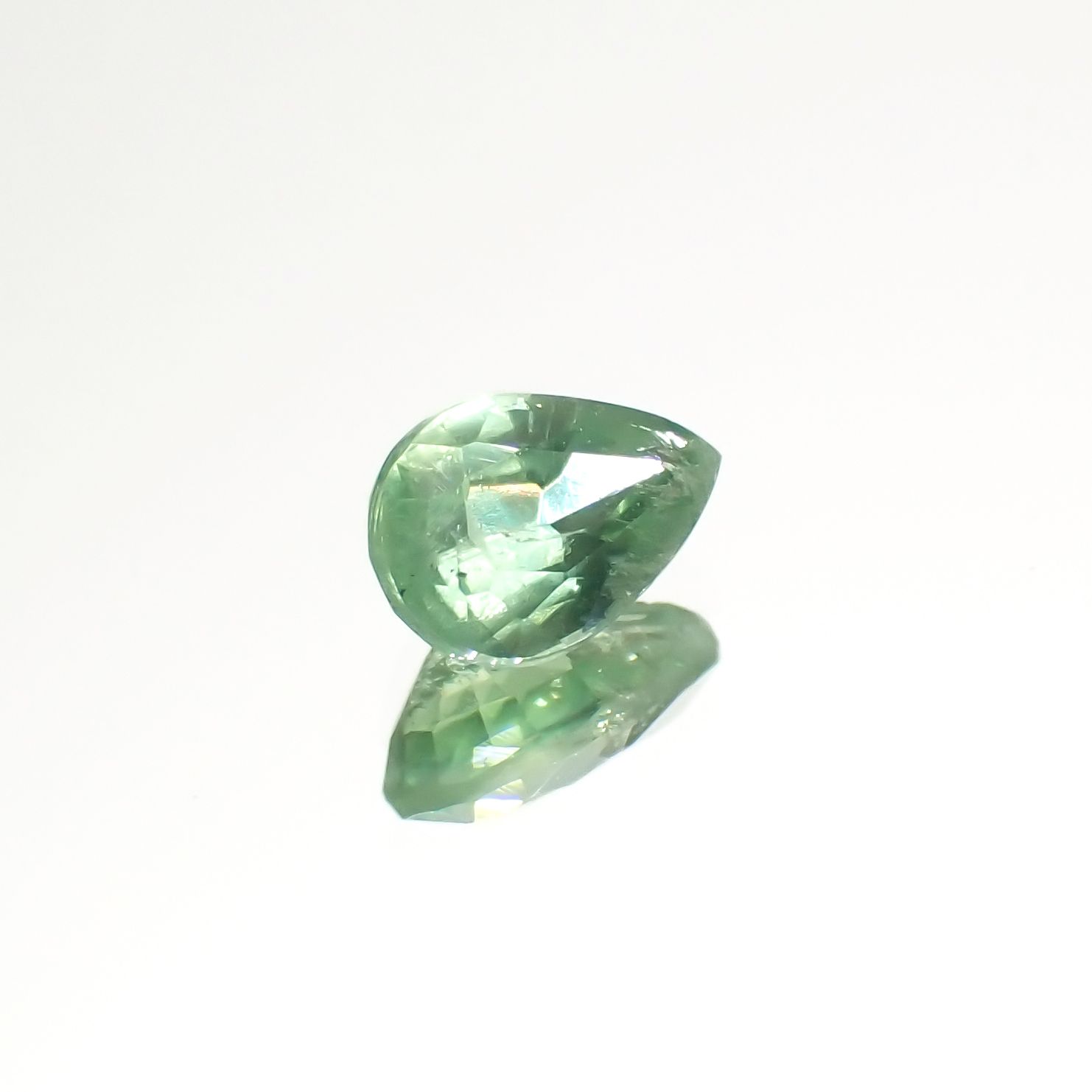 グリーンカイヤナイト タンザニア産 0.52ct[230220580]6x4mm前後